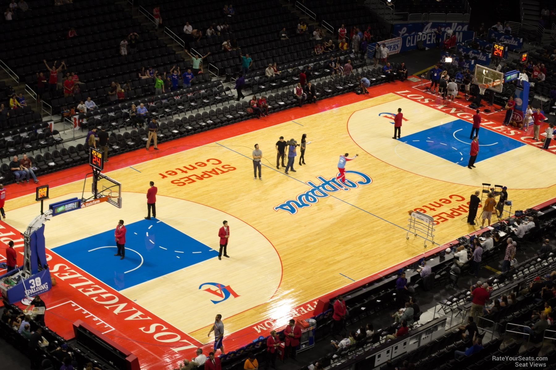 Staples Center Section 305 - Clippers/Lakers - RateYourSeats.com1800 x 1200