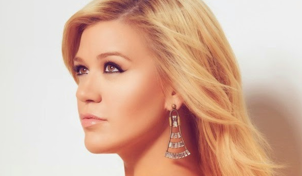 Kelly Clarkson Piece by Piece Tour