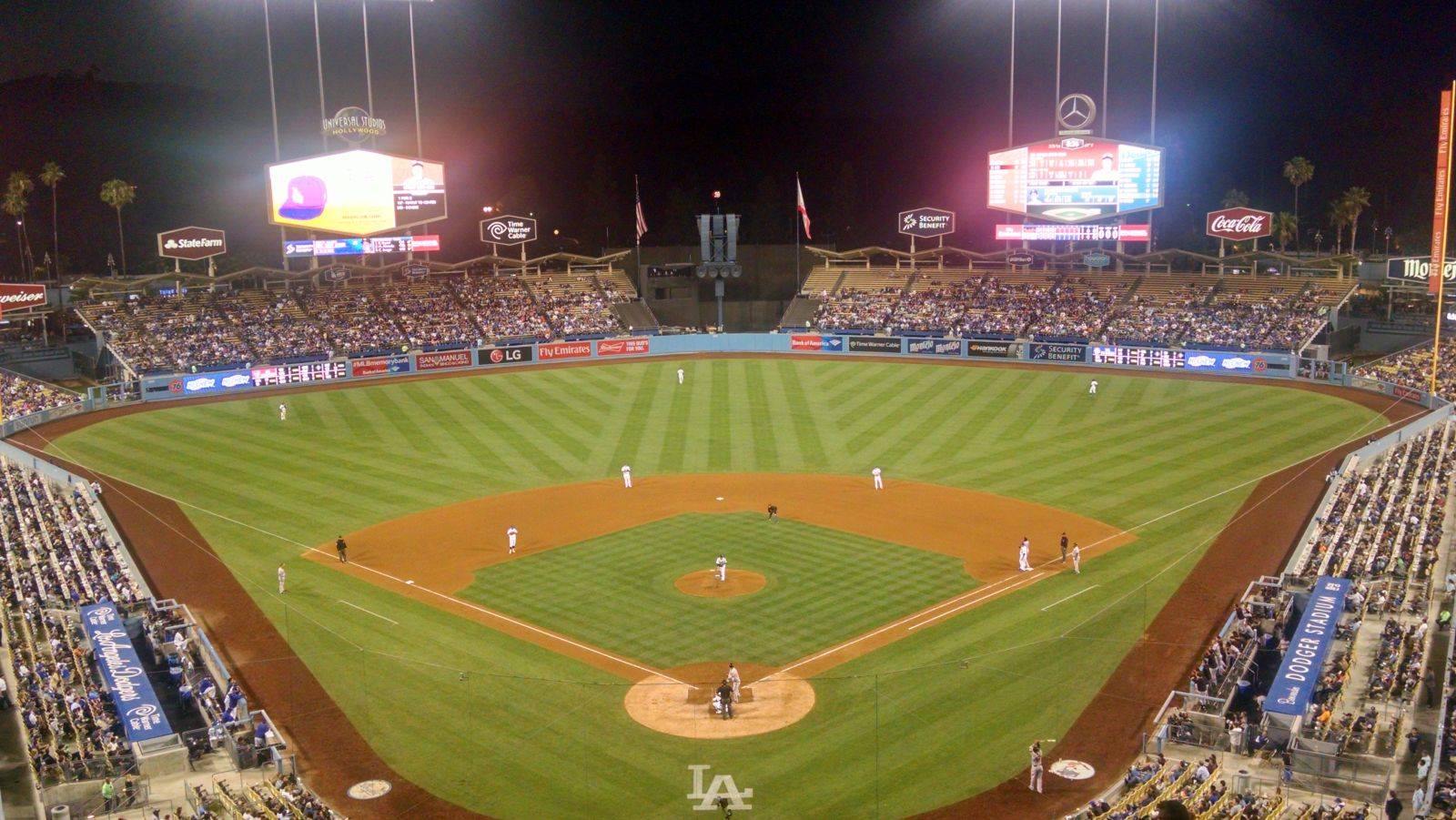 dodger stadium view of entire stadium