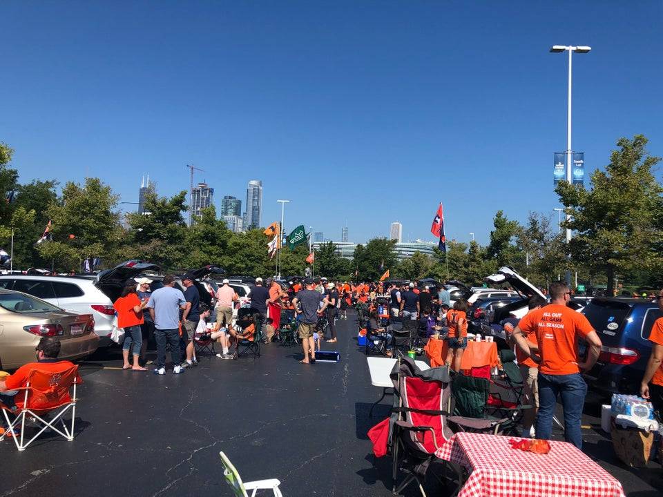 soldier field tailgating u of i