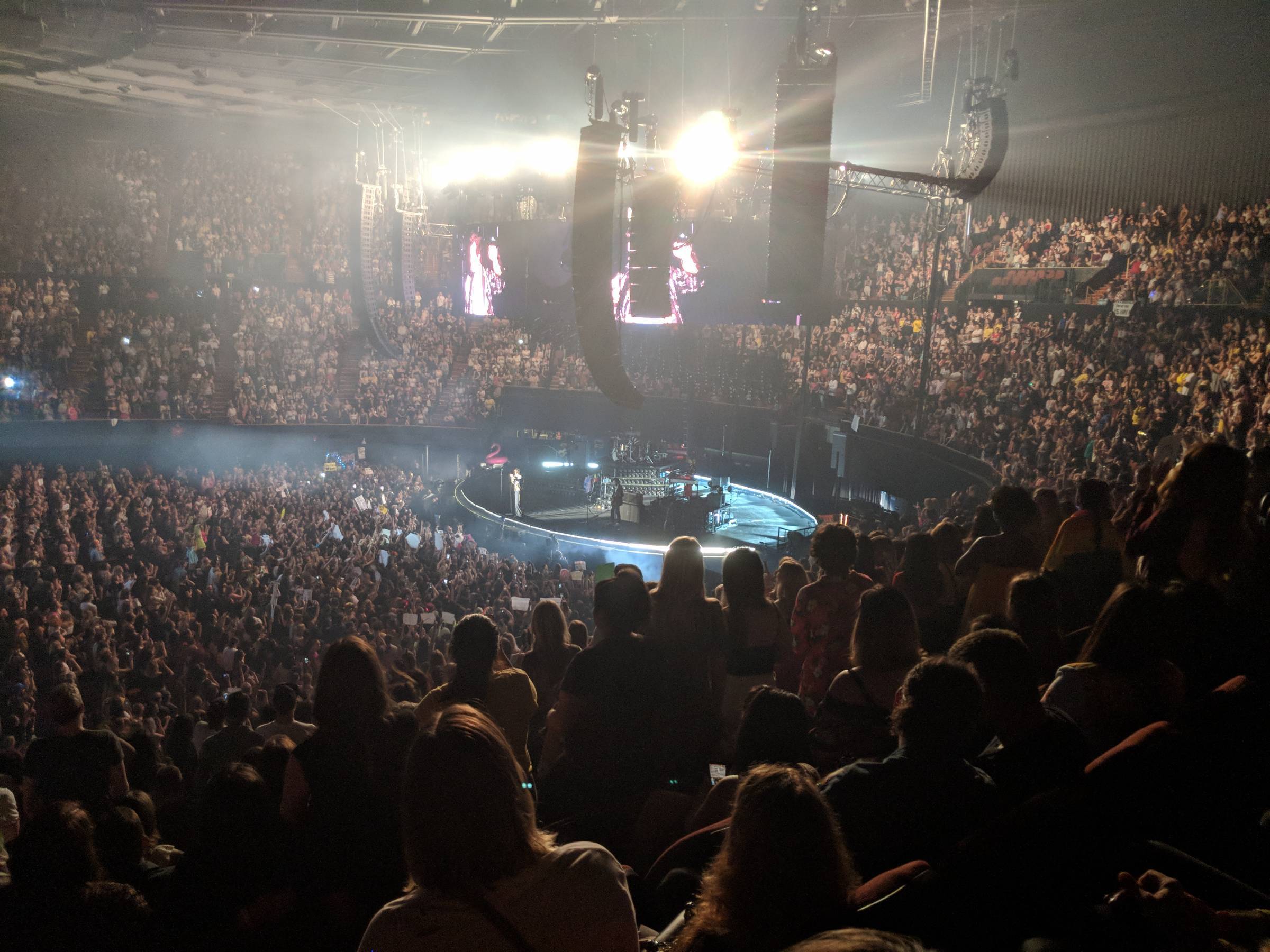 sold out harry styles show at the forum