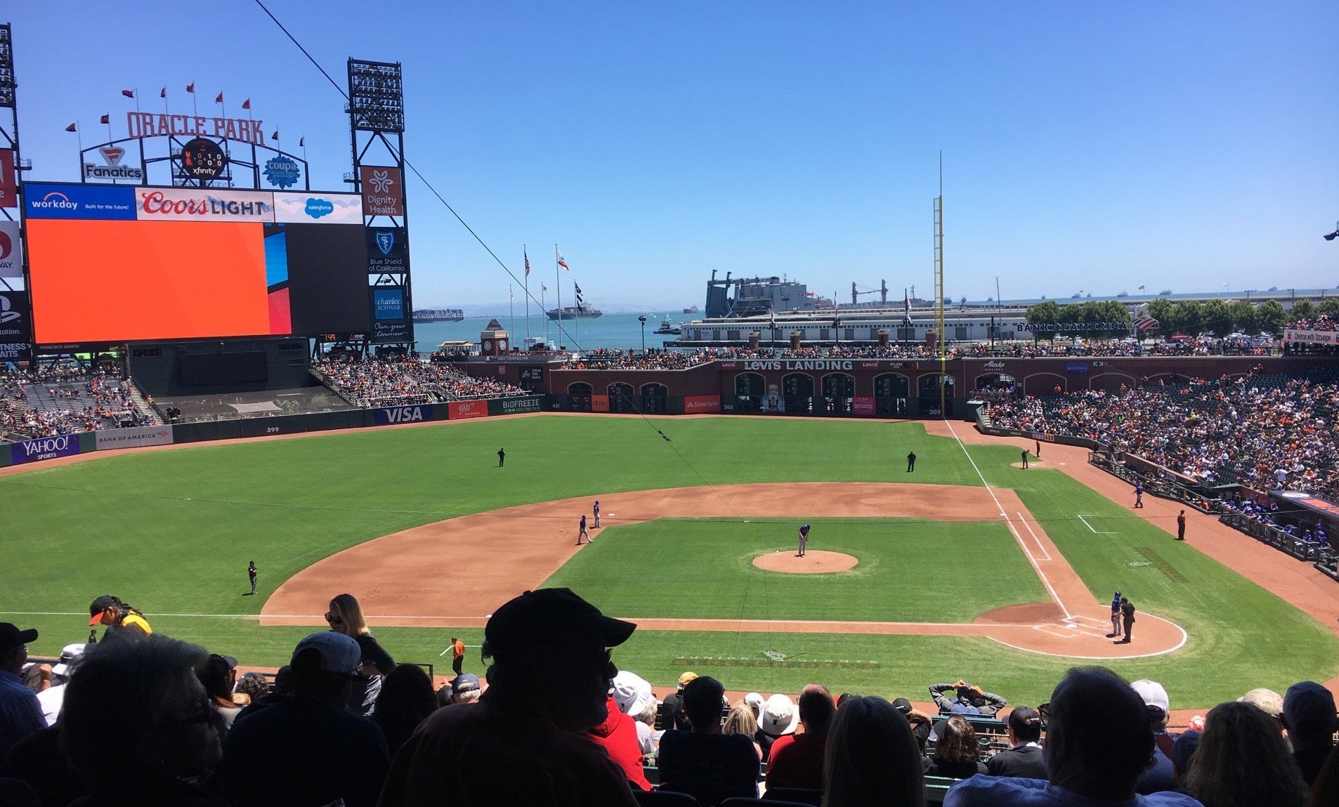 oracle park night game