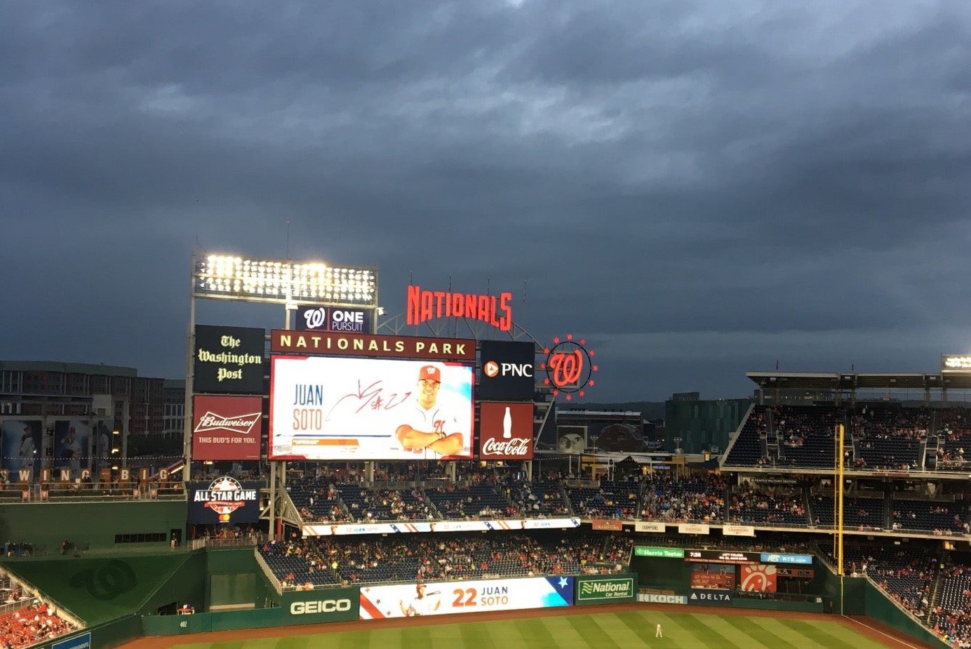 rain coming in at nationals park