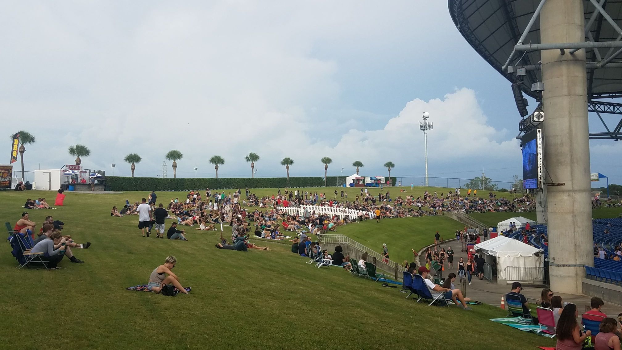 What is the Lawn Like at MidFlorida Credit Amp? - RateYourSeats.com
