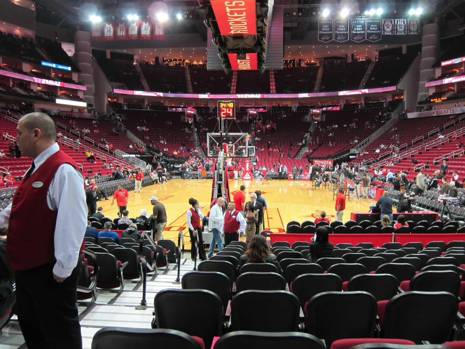 Difficult to see much from this close behind the basket: Toyota Center Section 126 ...1600 x 1200