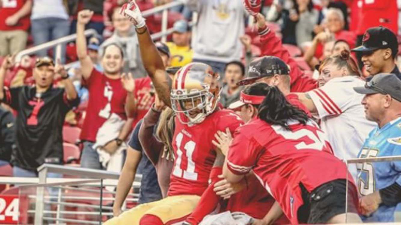 49ers endzone players in stands