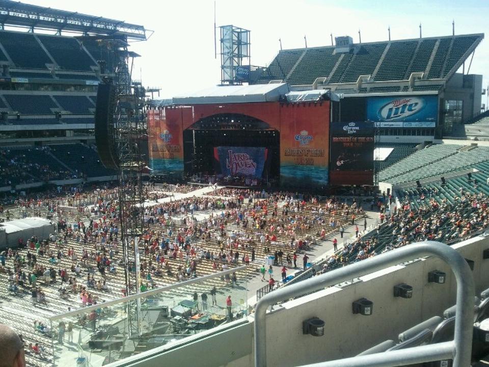 section c16, row 8 seat view  for concert - lincoln financial field