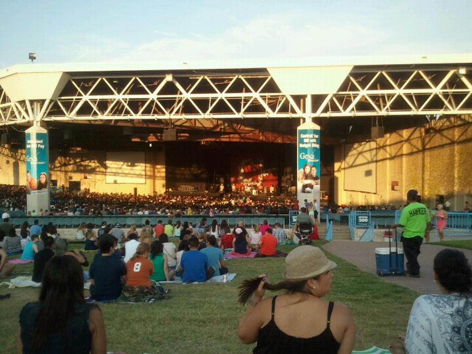 Dos Equis Pavilion Lawn
