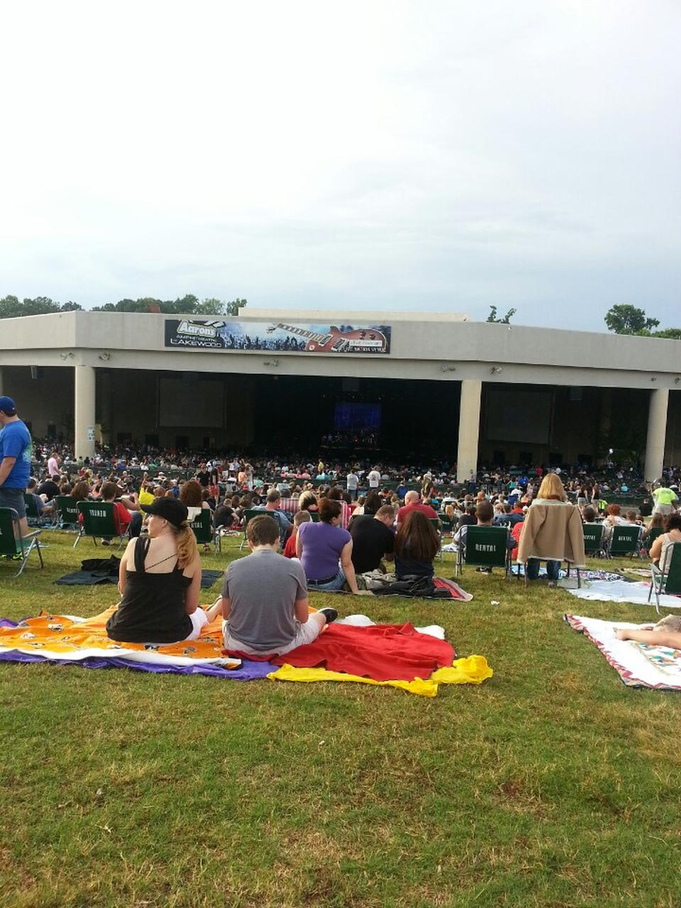 Lakewood Amphitheatre Seating Chart Pit Two Birds Home
