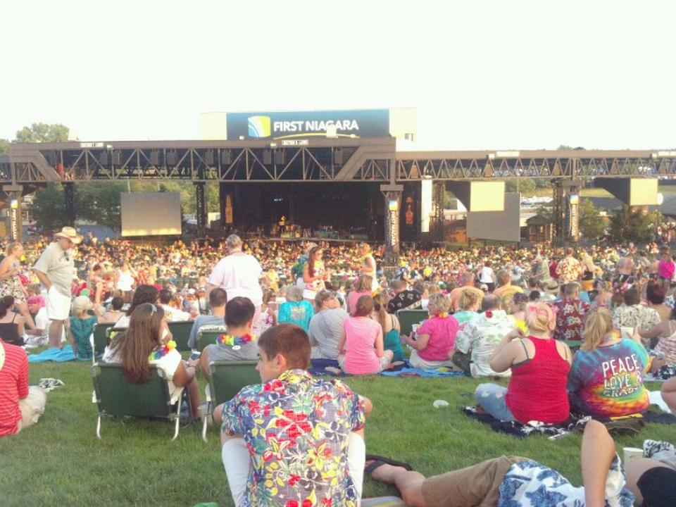 The Pavilion At Star Lake Lawn Seats