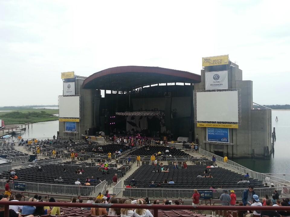 stadium 4r, row bb seat view  - jones beach theater