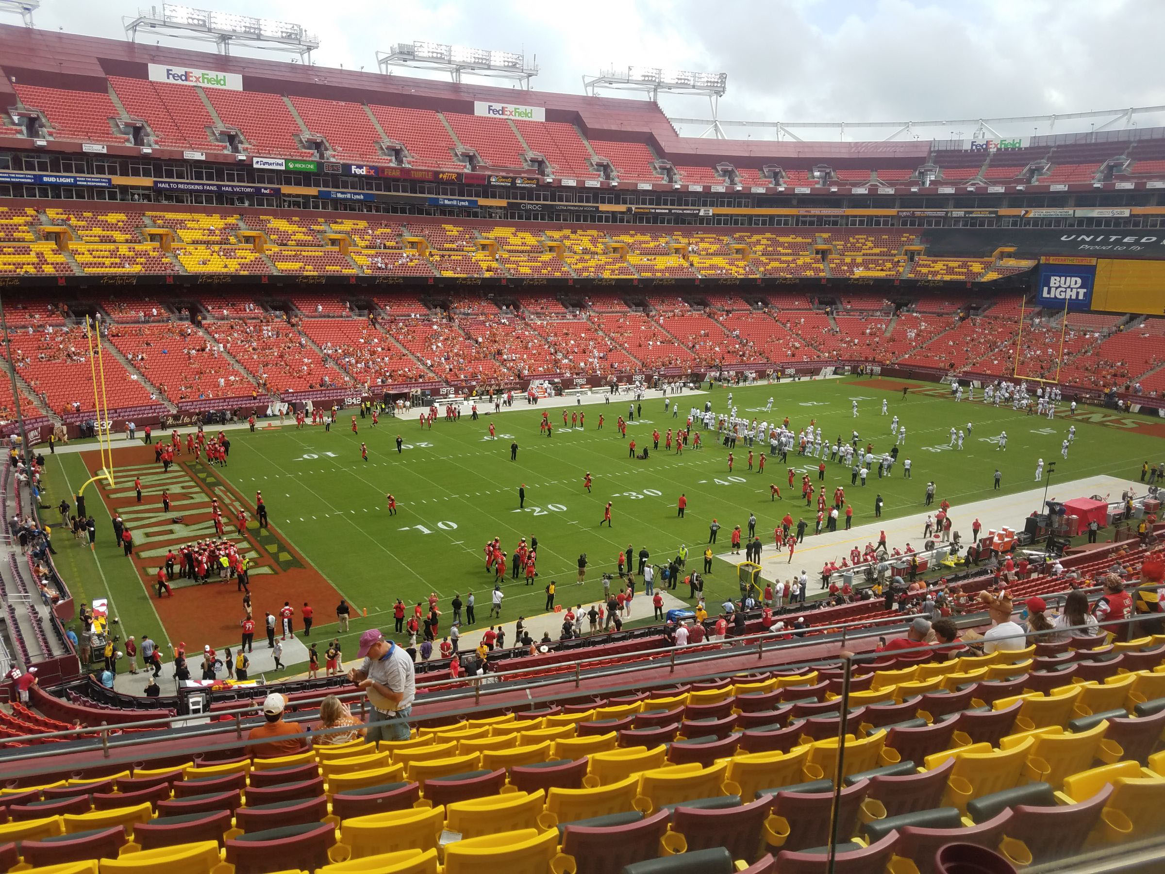 zone b club 305, row 11 seat view  - fedexfield