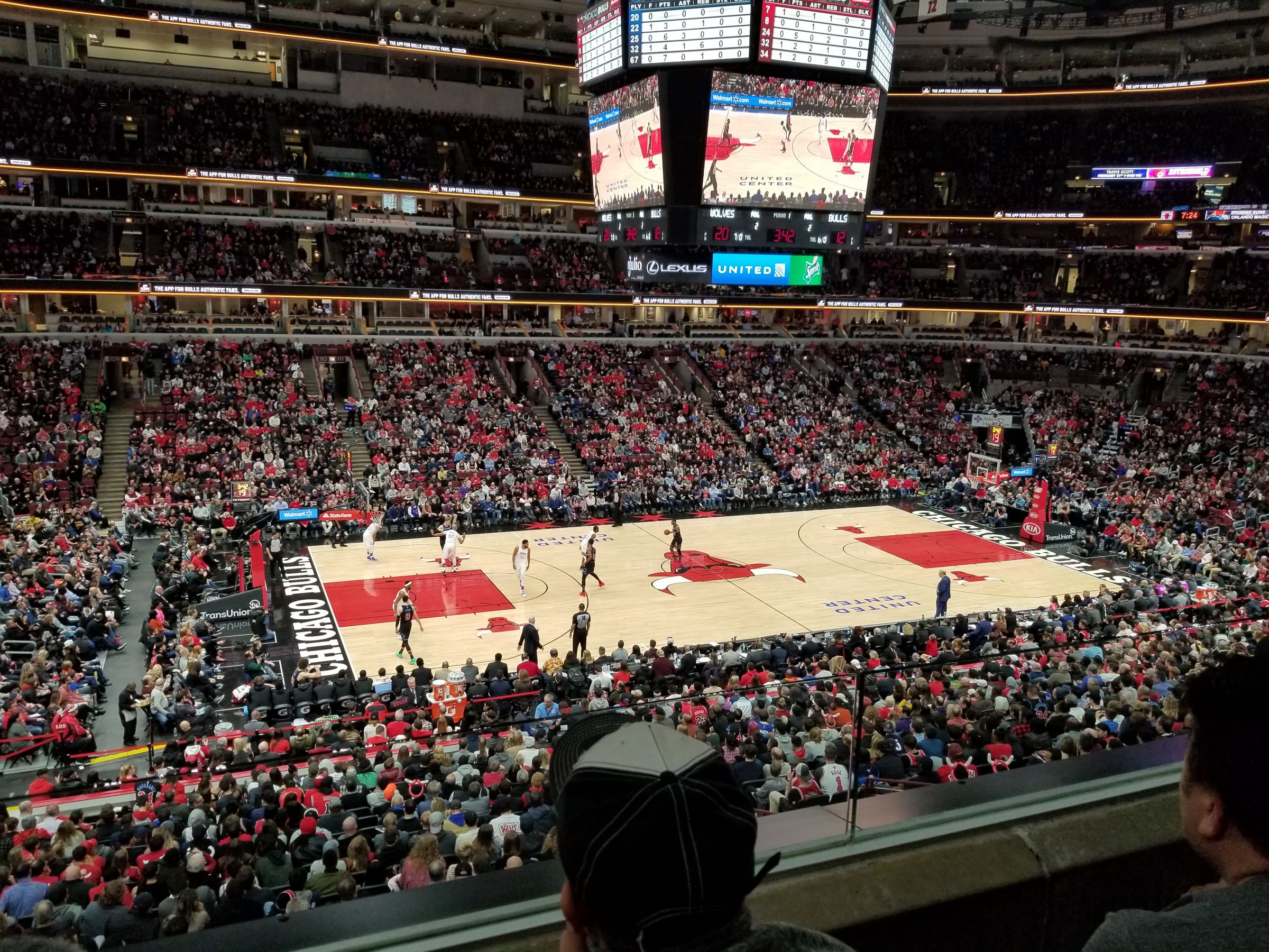 Section 202 at United Center - Chicago Bulls - RateYourSeats.com