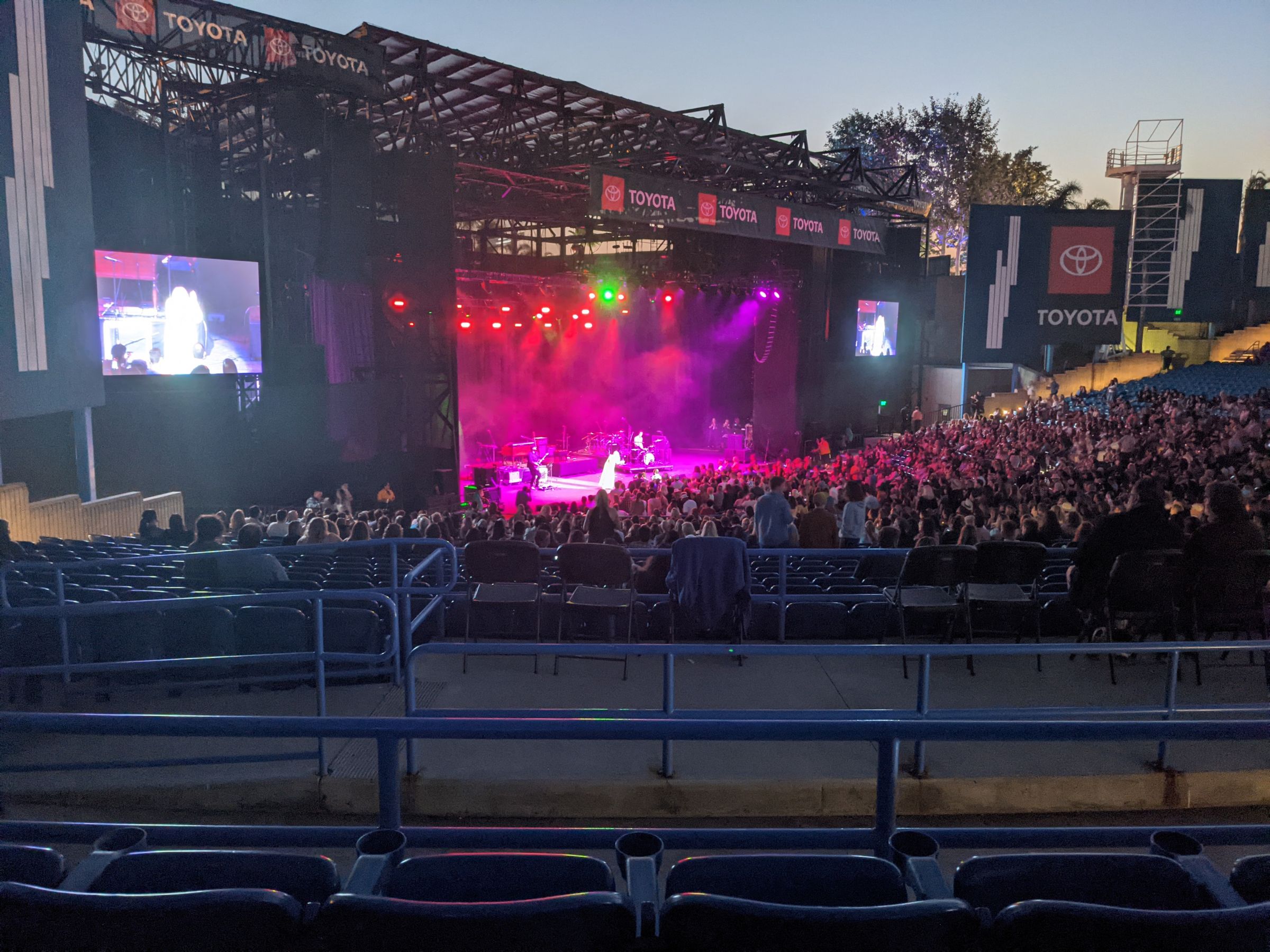 section 4, row c seat view - pacific amphitheatre
