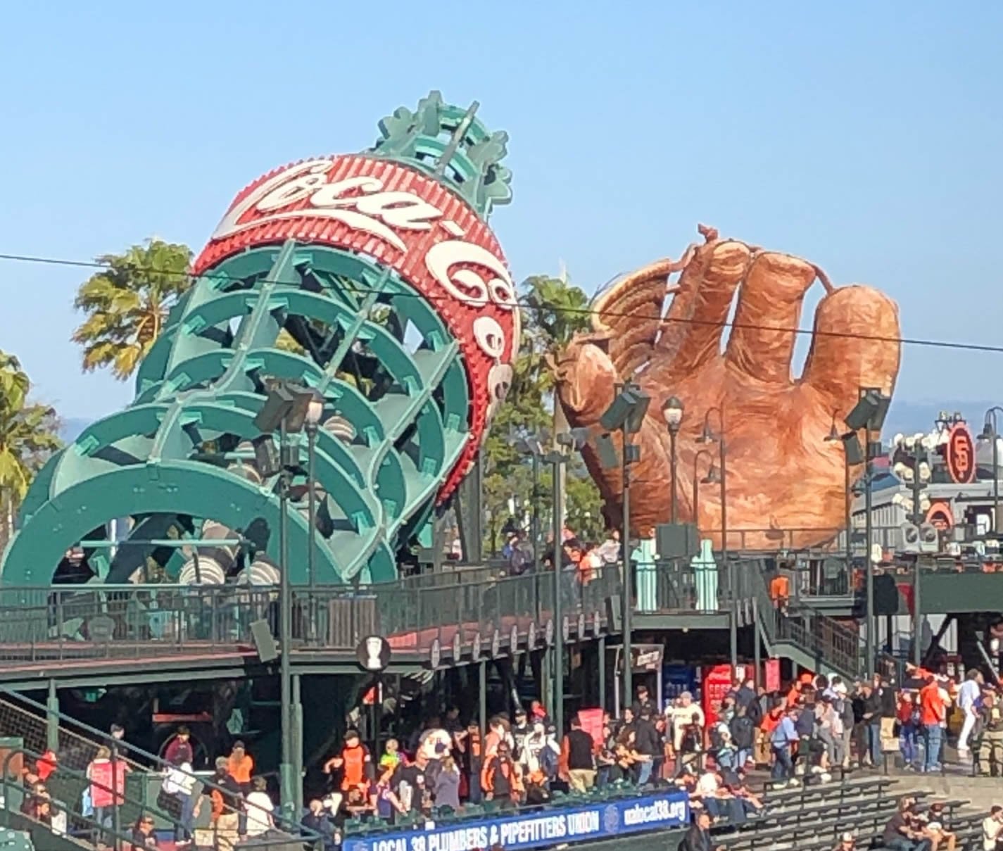 oracle park baseball mitt