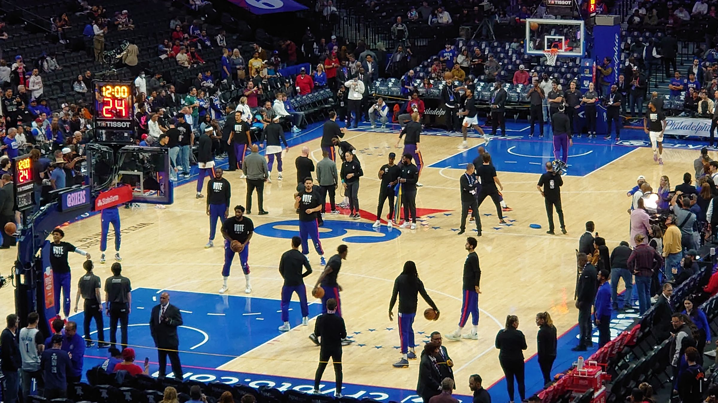 Cadillac Club, Philadelphia 76ers v Chicago Bulls