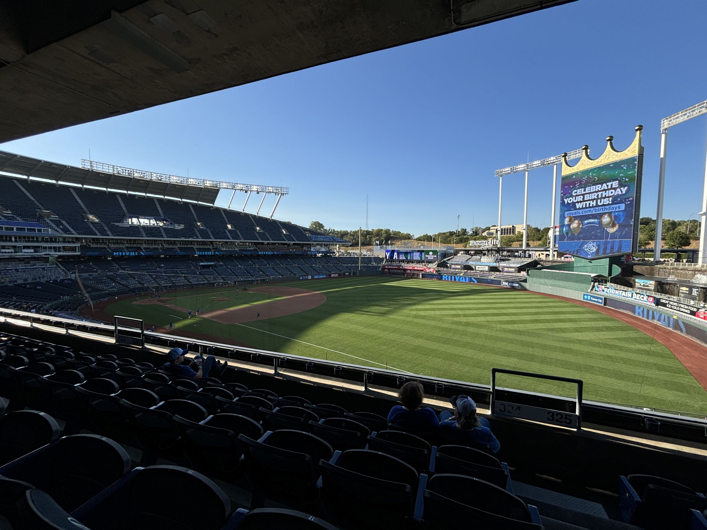 section 324, row e seat view  - kauffman stadium