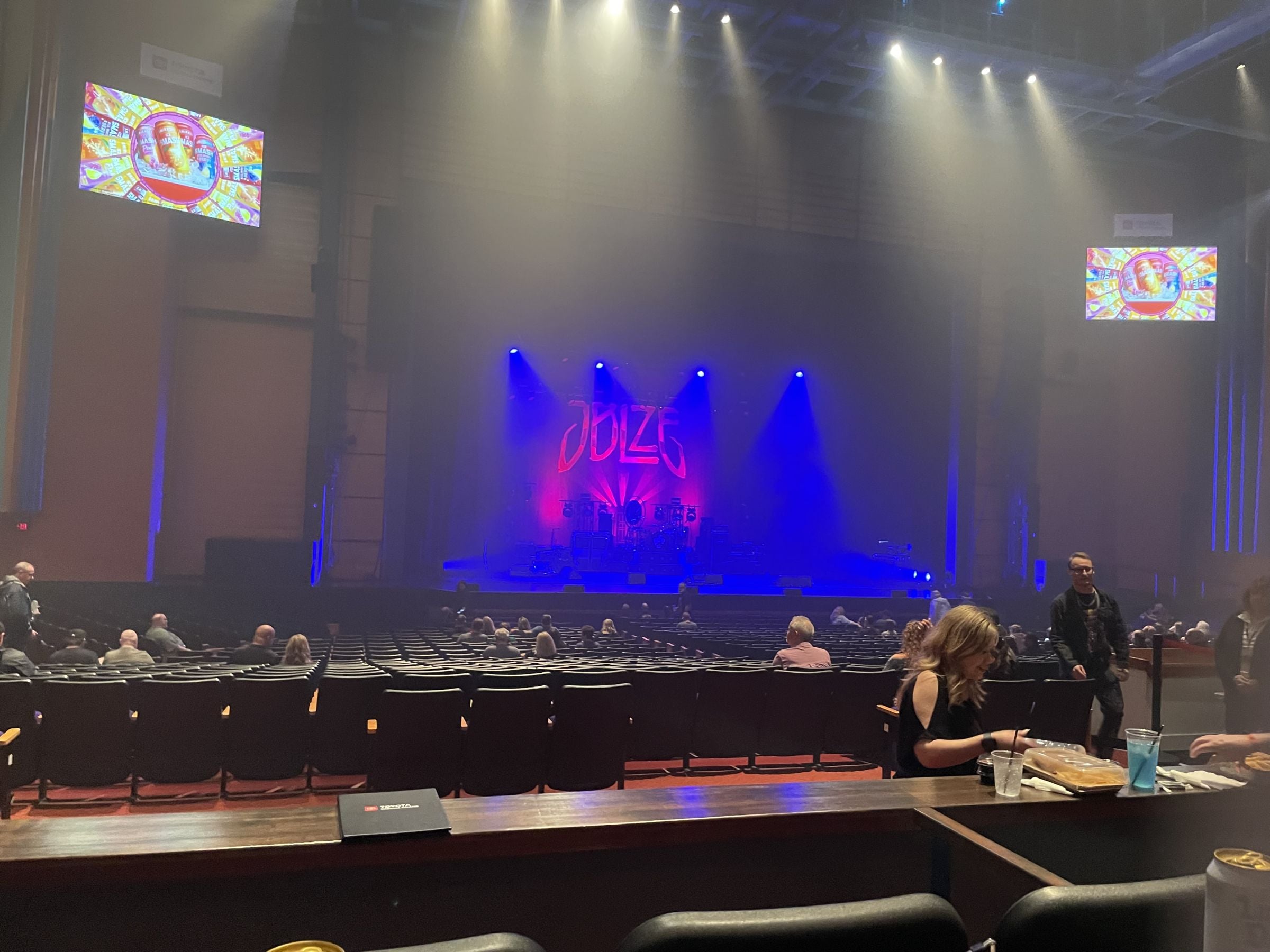 vip box, row reserved seat view  - oakdale theatre
