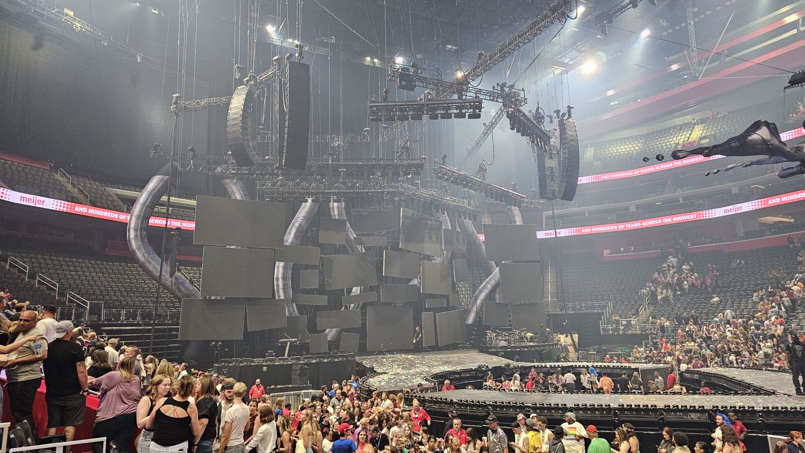 section 122, row 6 seat view  for concert - little caesars arena
