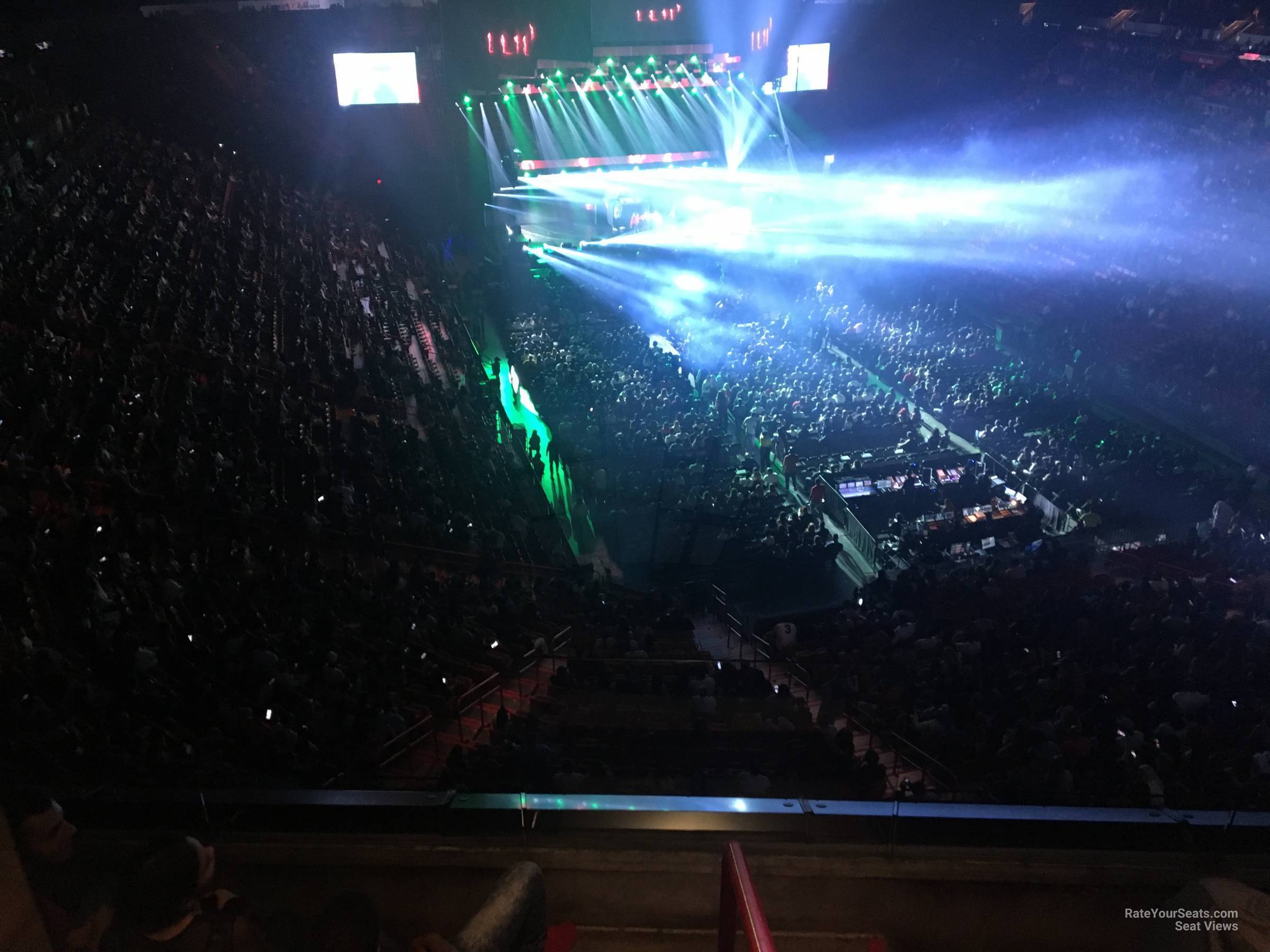 section 318, row 3 seat view  for concert - miami-dade arena