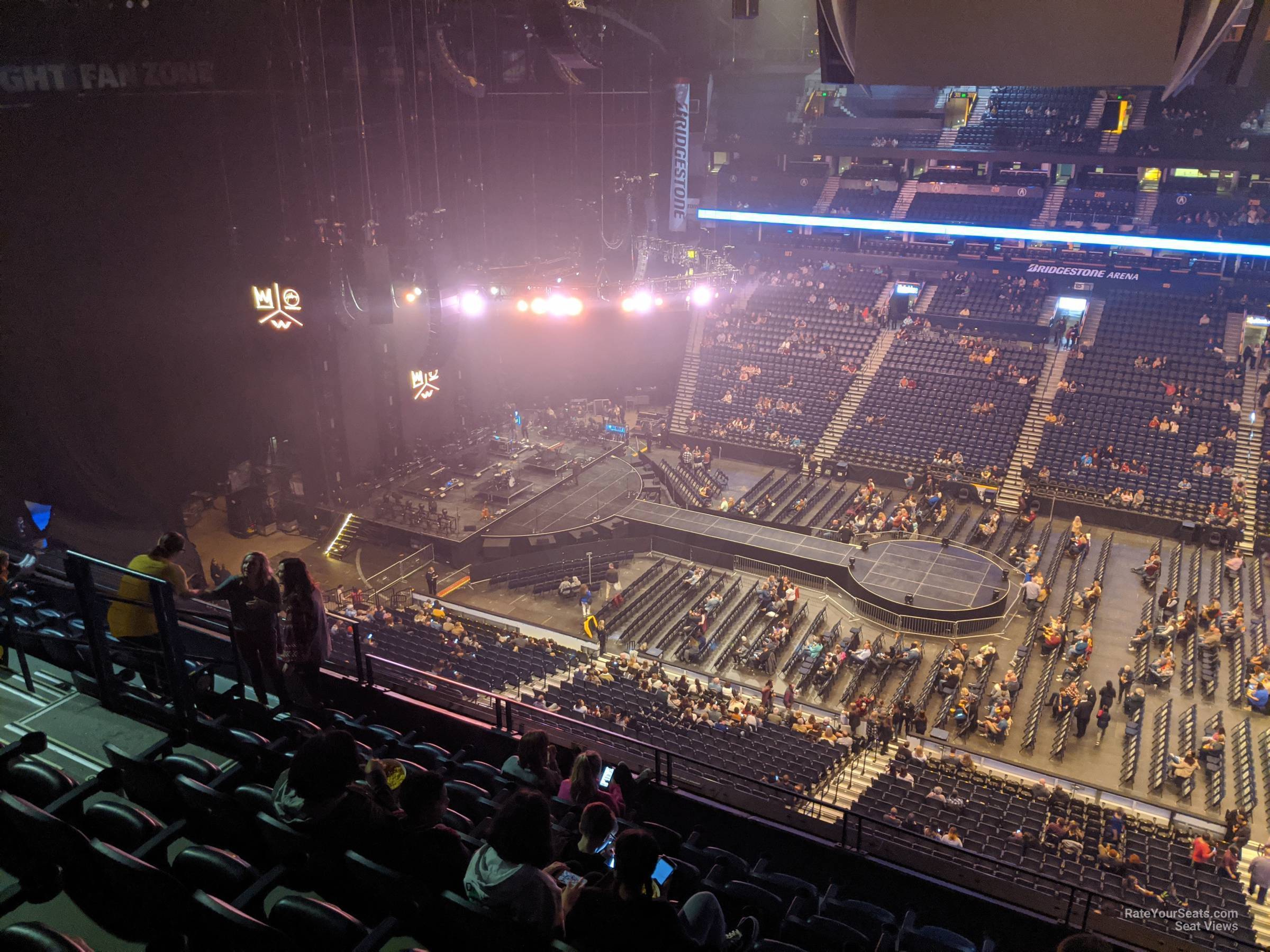 How Many Seats Are In A Row At Bridgestone Arena Nashville Tn