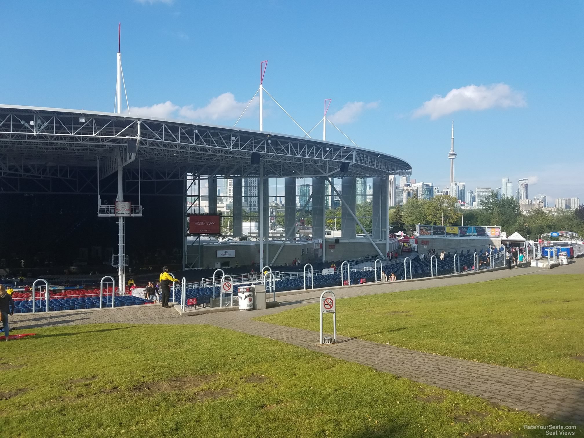 budweiser-stage-lawn-rateyourseats