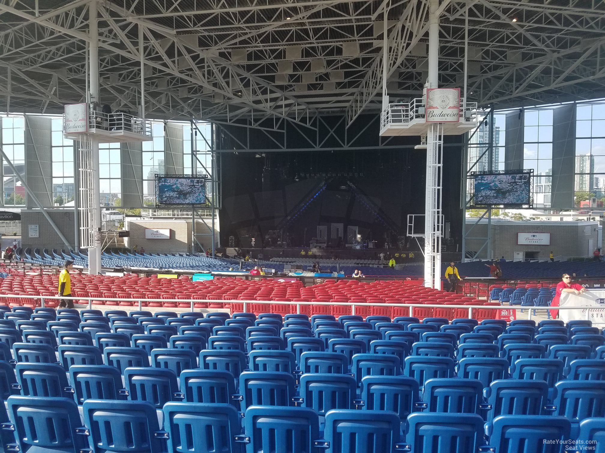 head-on concert view at Budweiser Stage