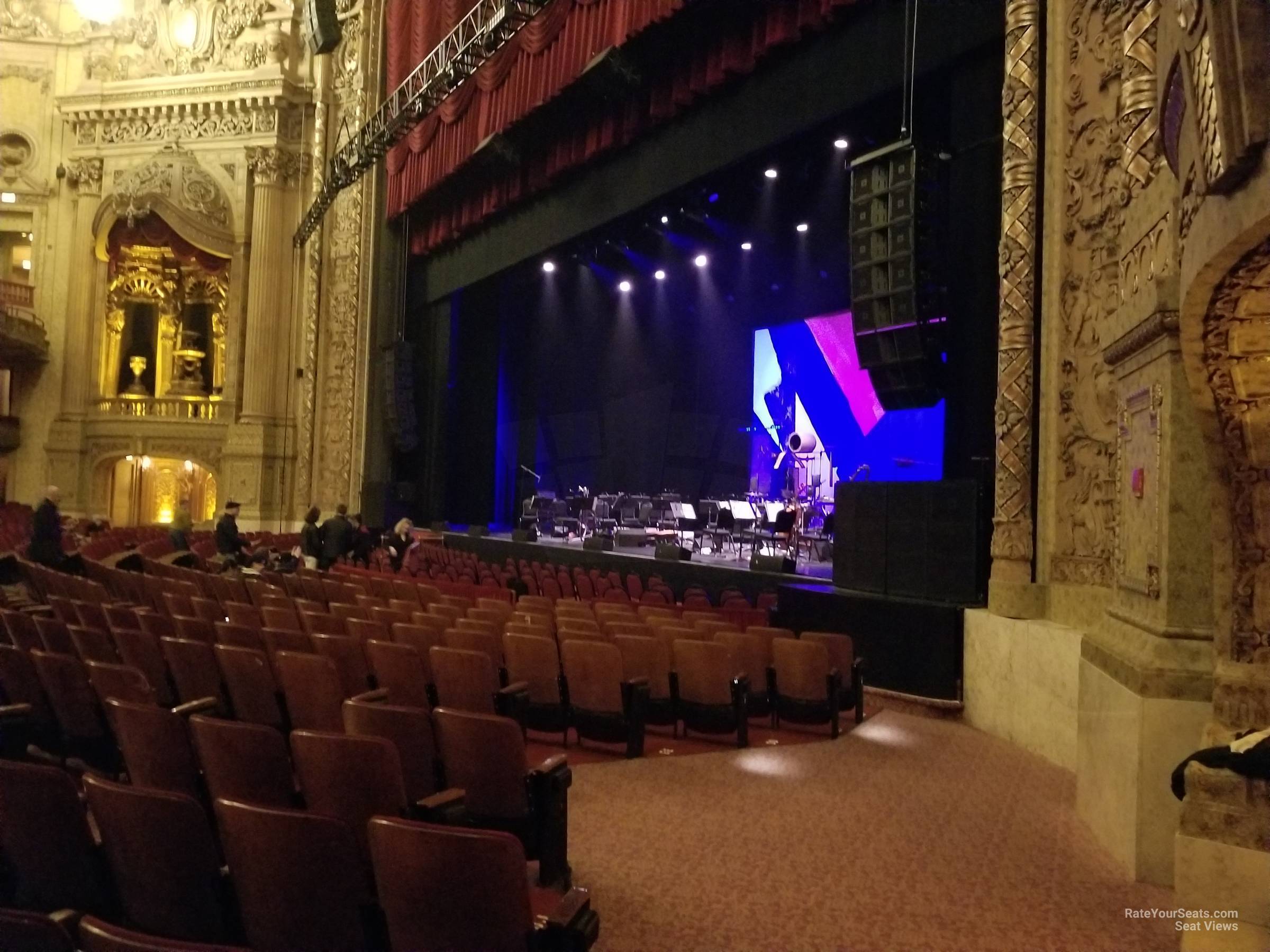 Chicago Theatre Main Floor 1R