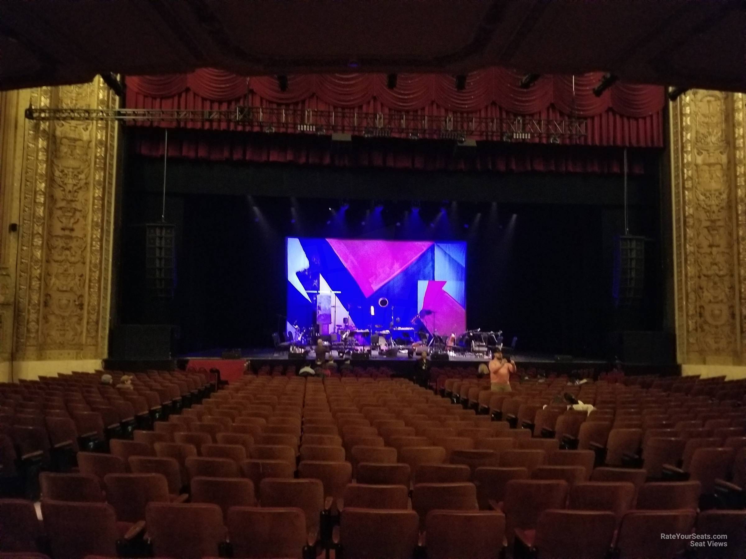main floor 4l, row h seat view  - chicago theatre