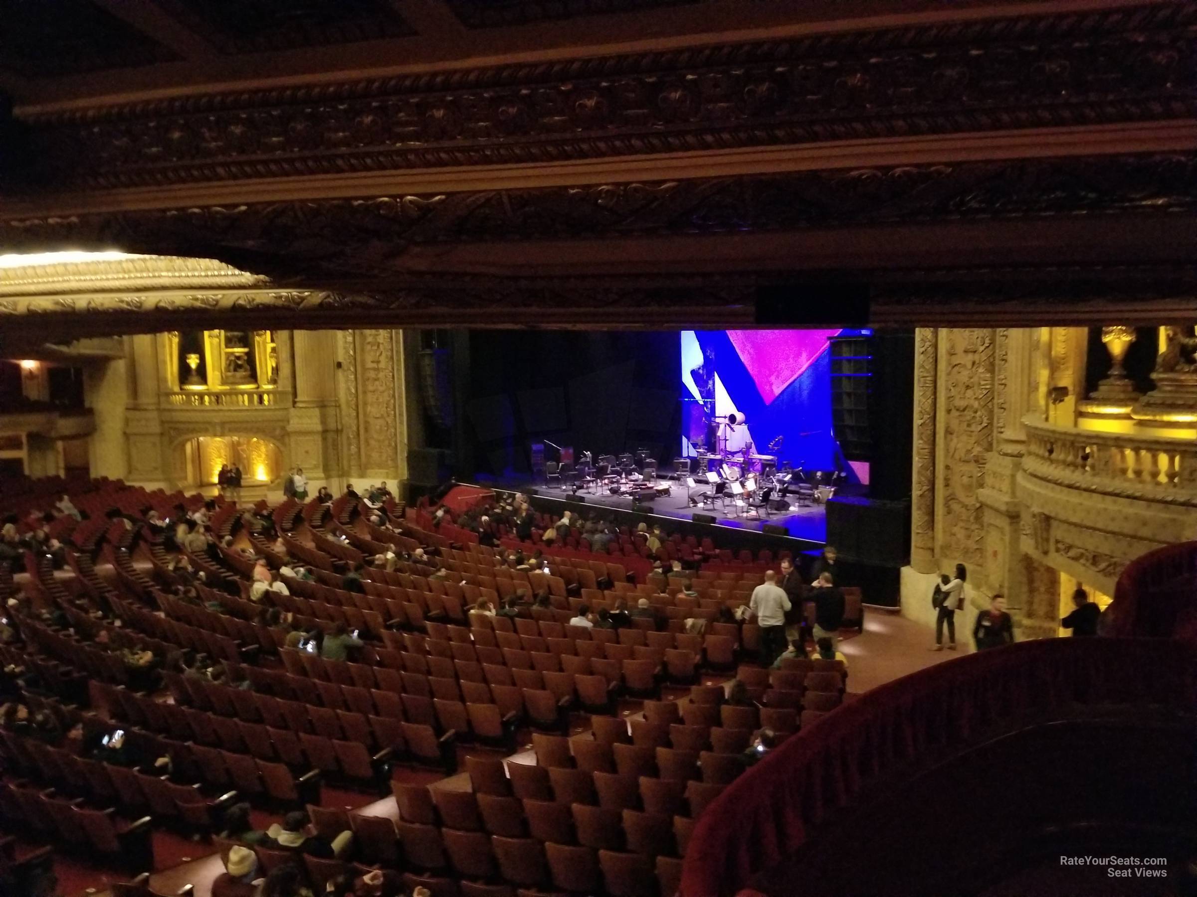 mezzanine box e seat view  - chicago theatre