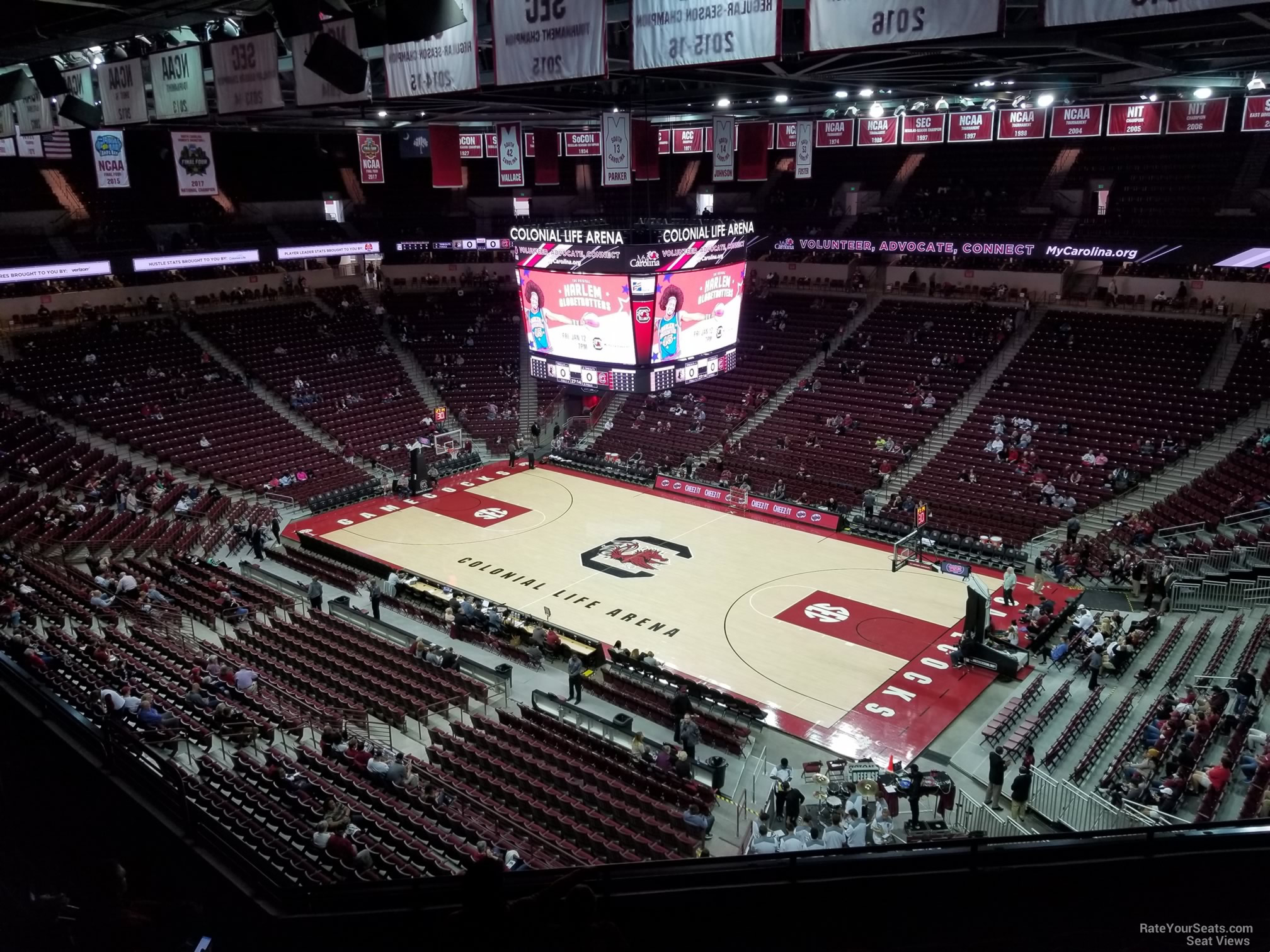 Концертный зал лайф арена. Лайф Арена Арена. Colonial Life Arena. Carolina Basketball Arena. Онмонджи Арена.