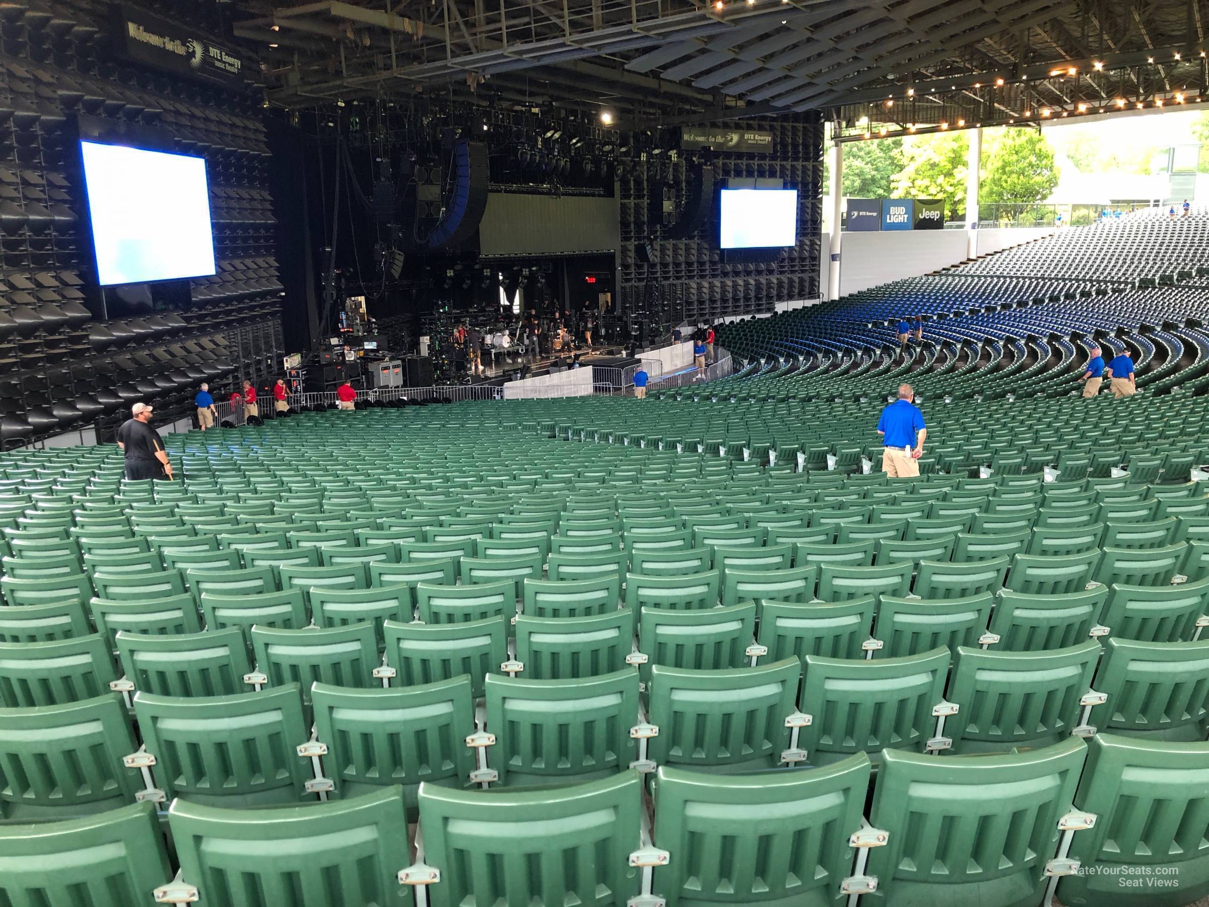 left 8, row qq seat view  - pine knob music theatre