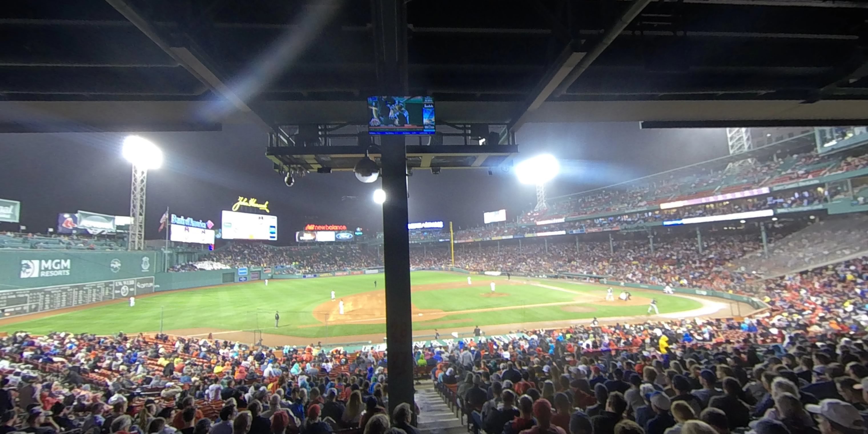 Fenway Grandstand 16 - 8v67ask