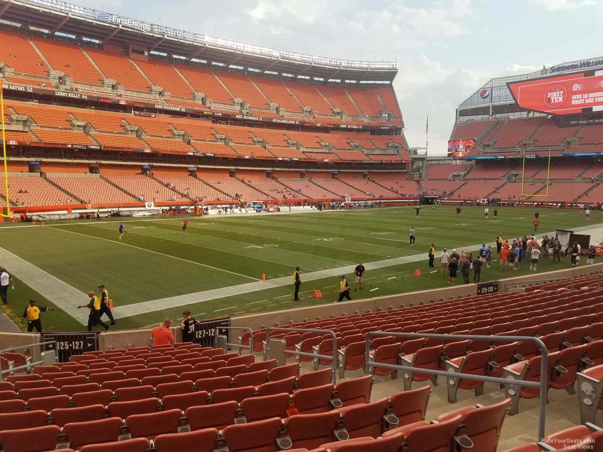 section 127, row 17 seat view  for football - huntington bank field