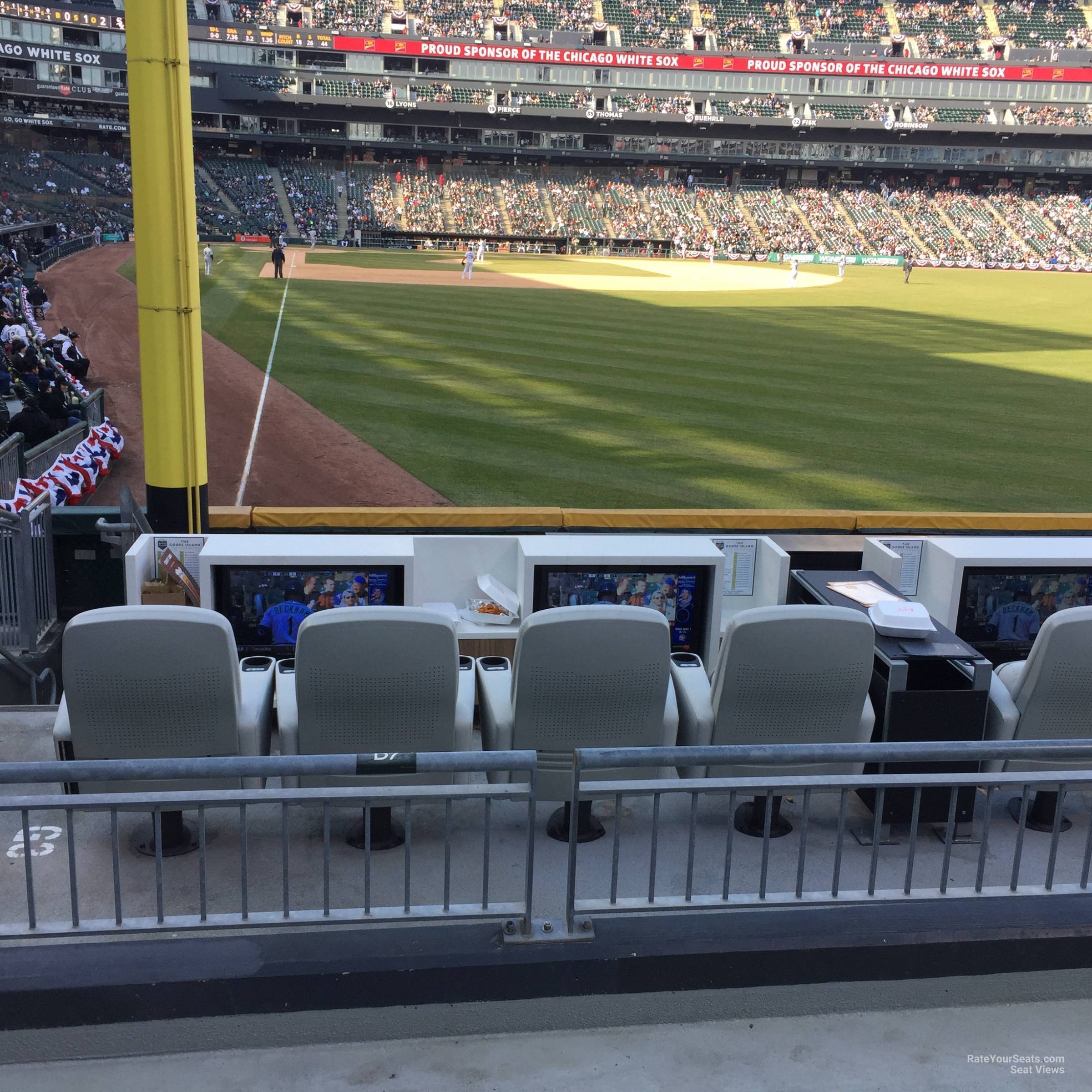 Guaranteed Rate Field Miller Lite Landing 