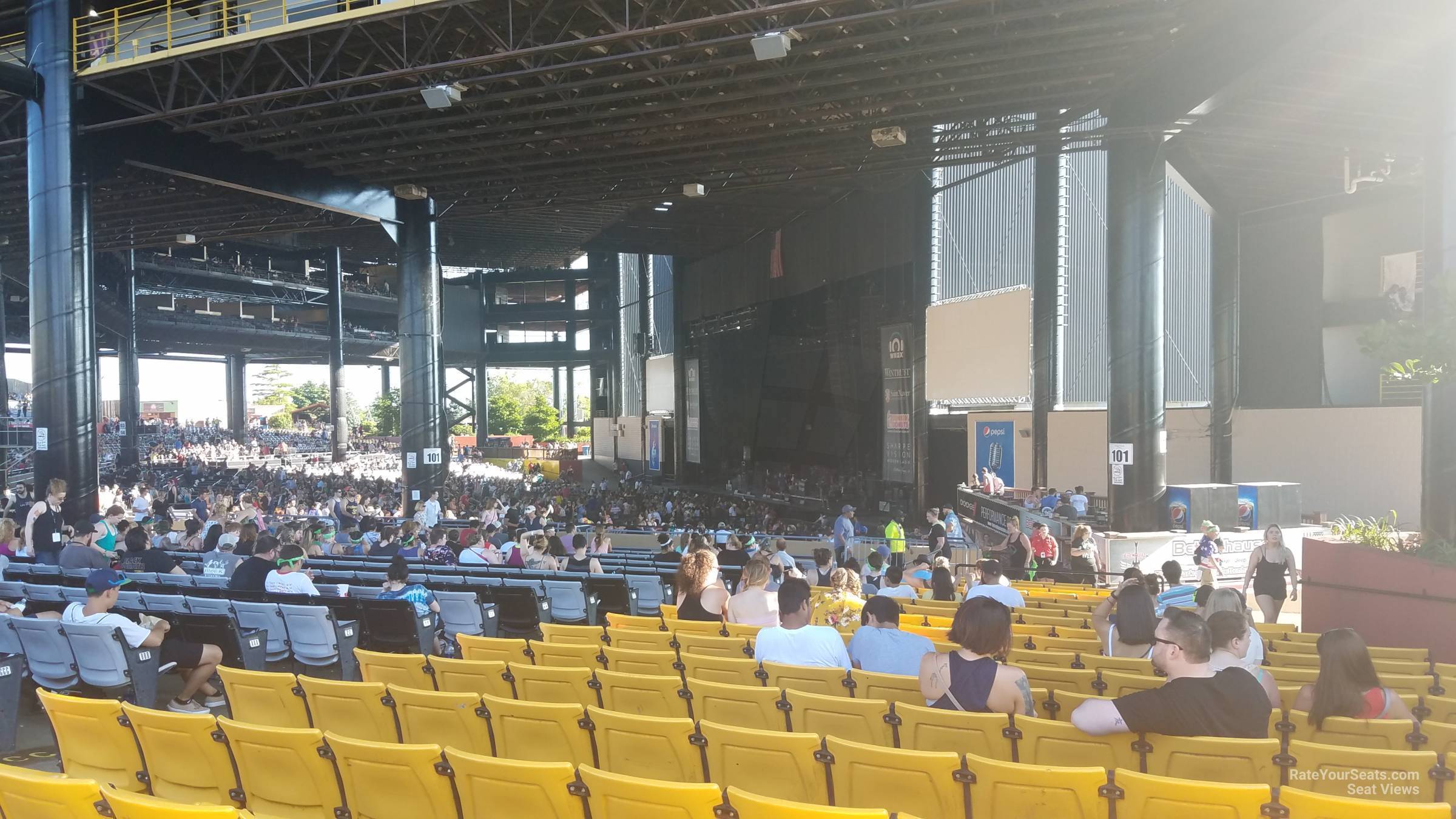 Hollywood Casino Amphitheatre (Tinley Park, IL) Section 201 ...