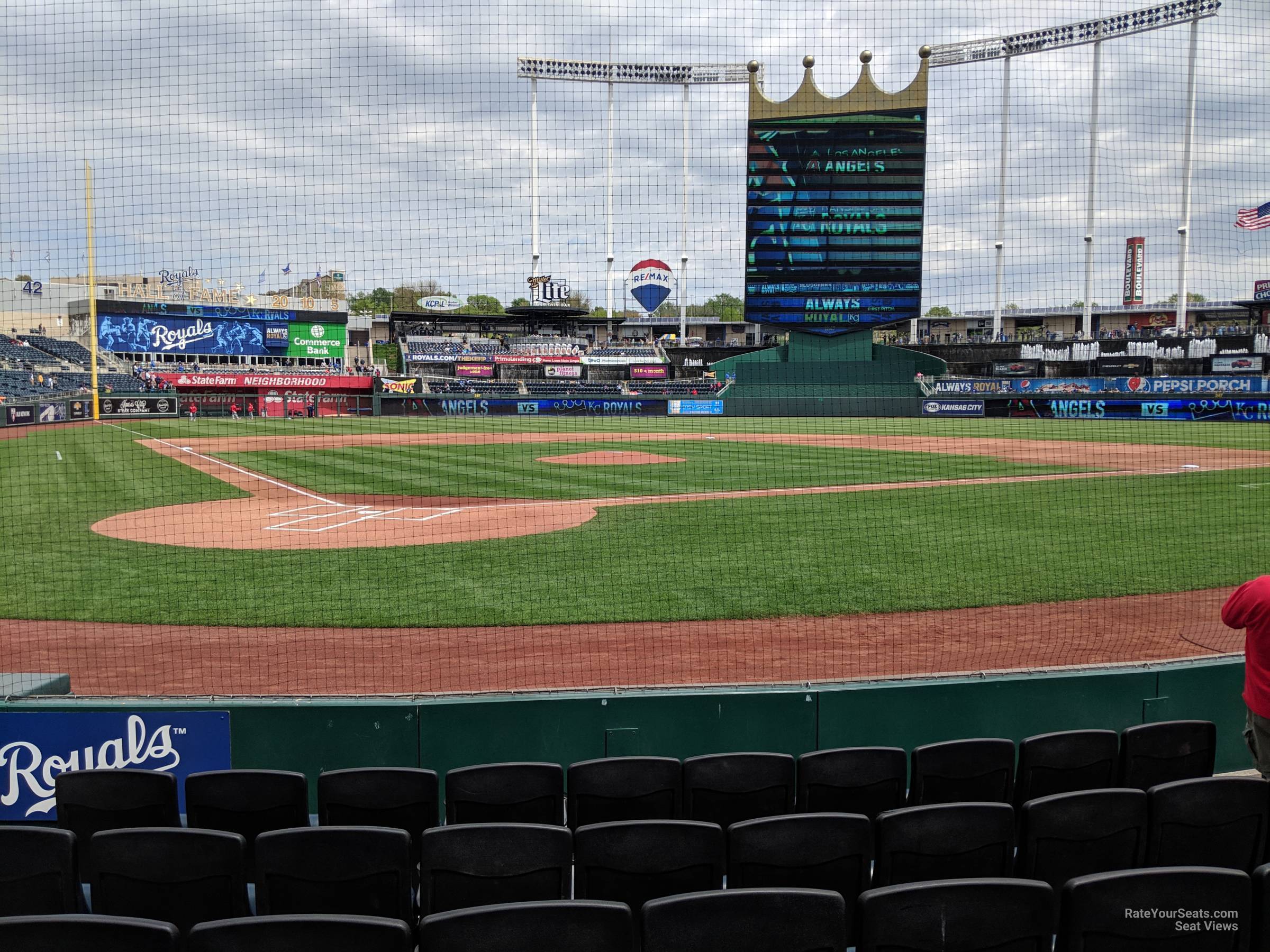 crown 5, row e seat view - kauffman stadium