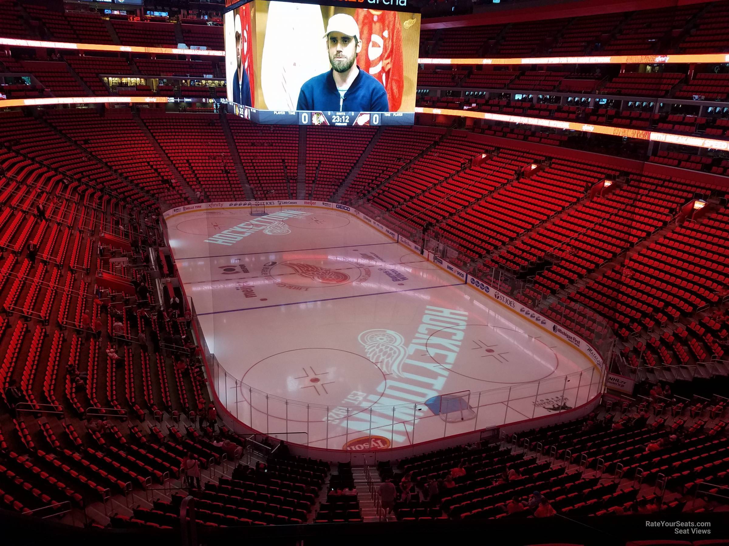 Mezzanine Little Caesars Arena - kagczuj