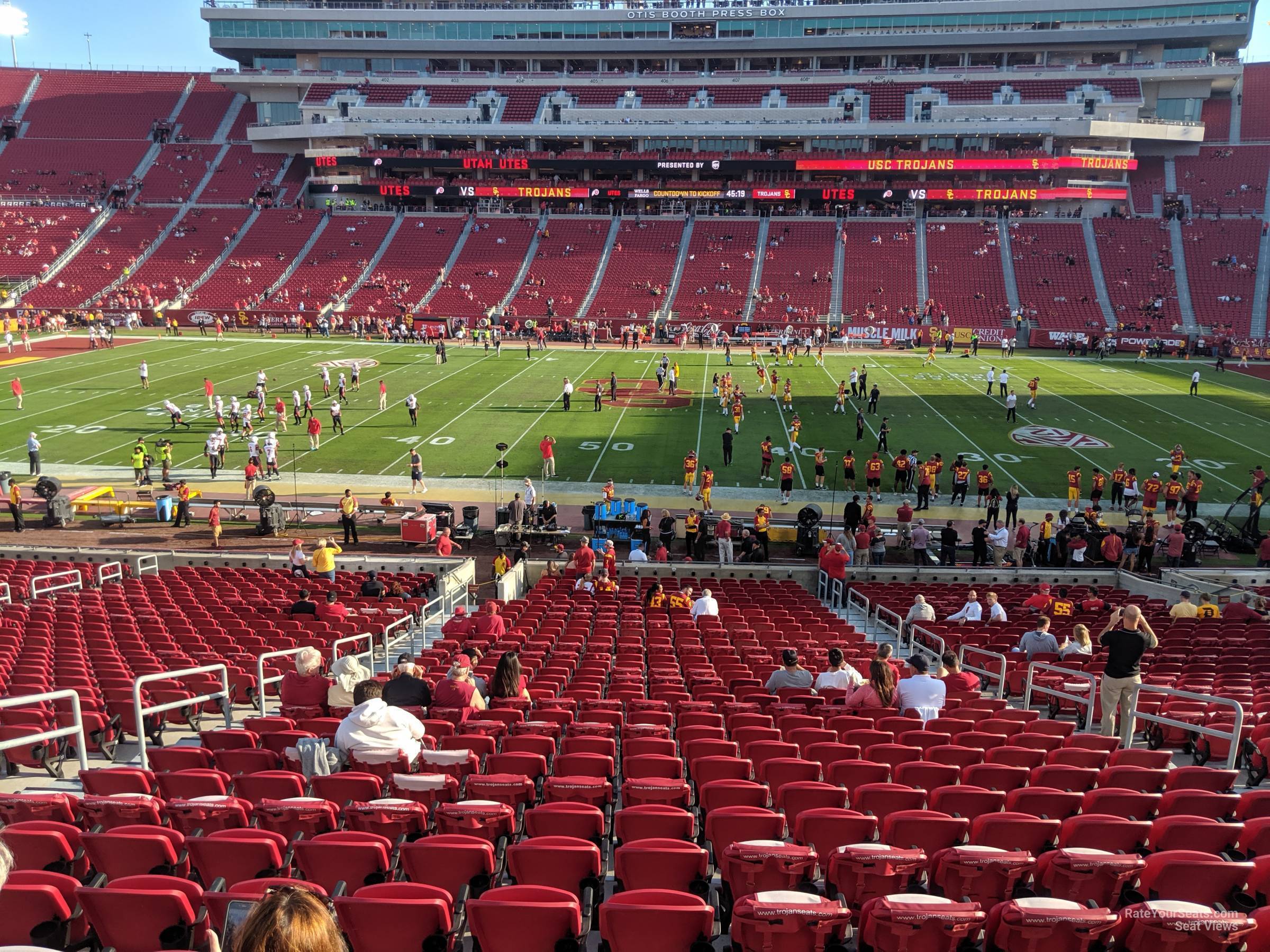section 121b, row 32 seat view for football - los angeles memorial coliseum