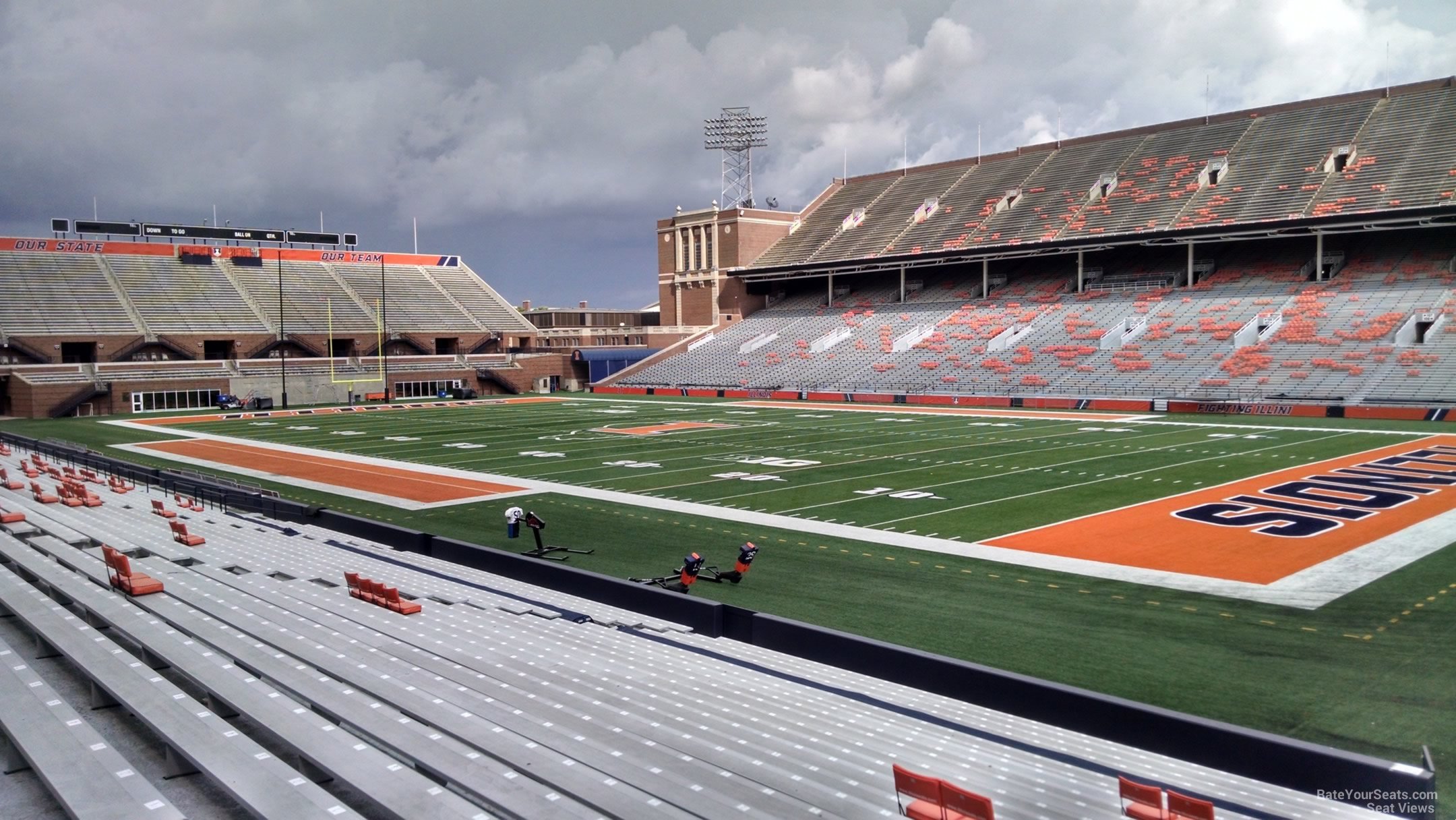 section 122, row 25 seat view  - memorial stadium (illinois)