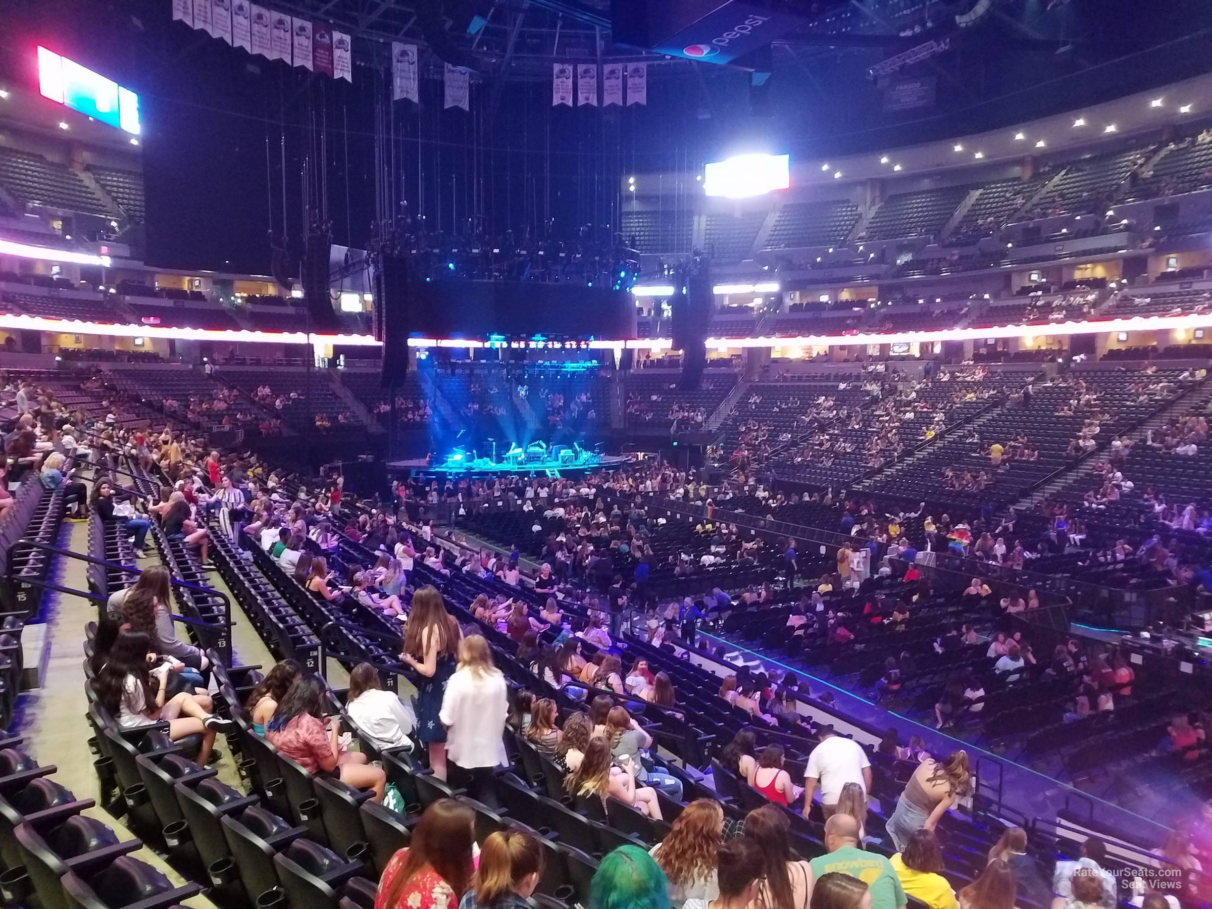 Pepsi Center Section 120 Concert Seating - RateYourSeats.com2400 x 1800