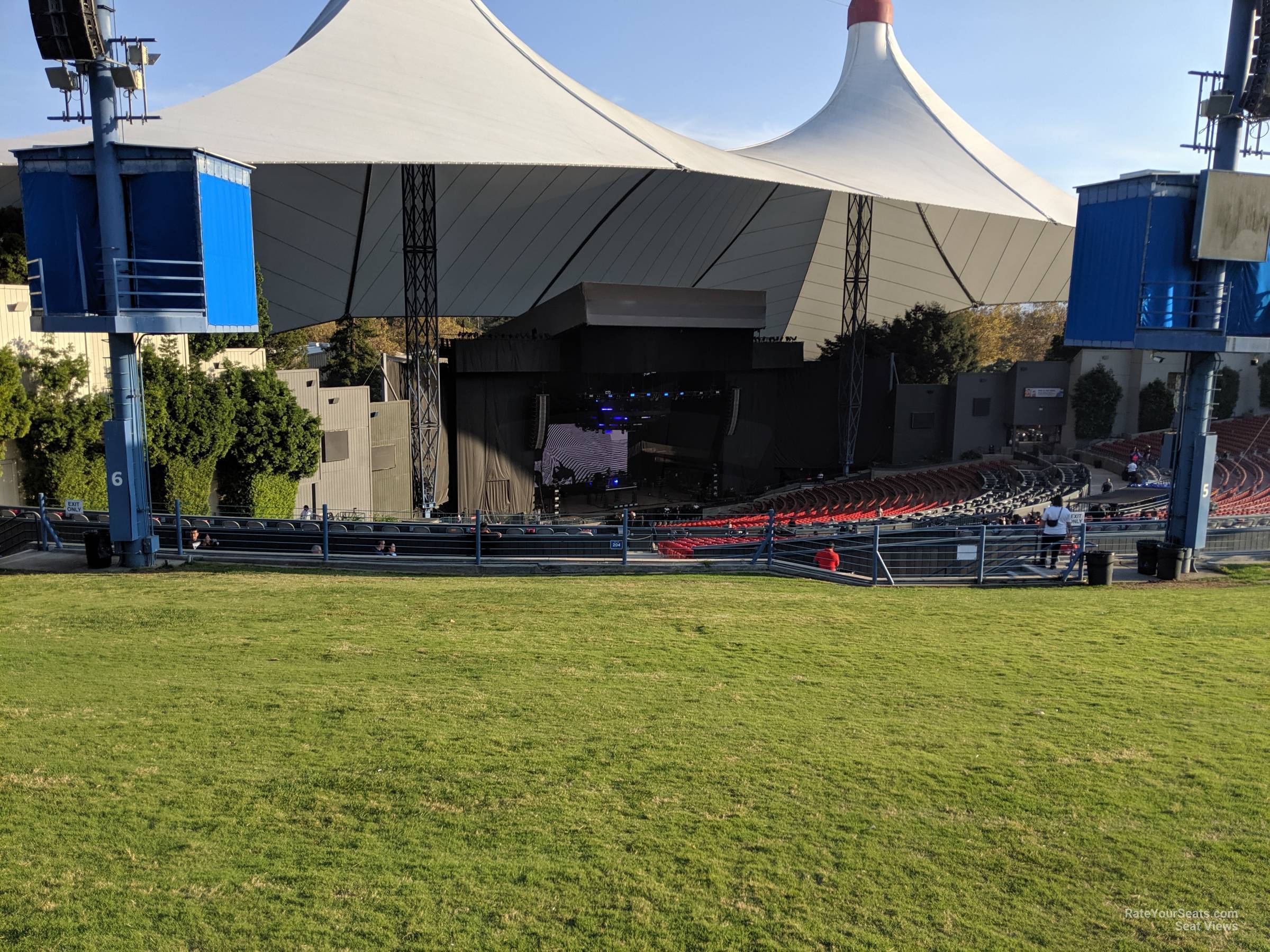 shoreline-amphitheatre-seating-views-rateyourseats