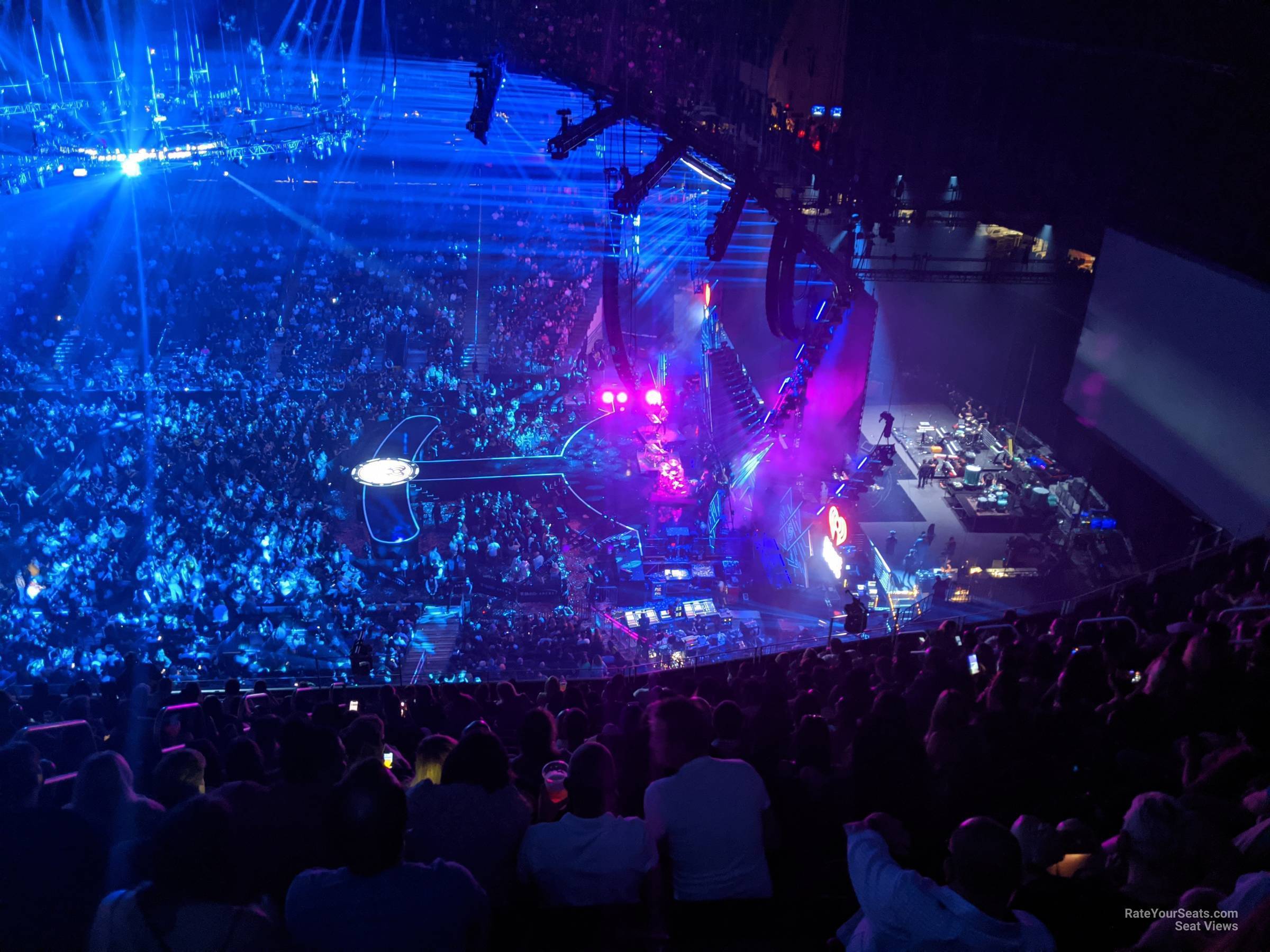 section 225, row r seat view  for concert - t-mobile arena