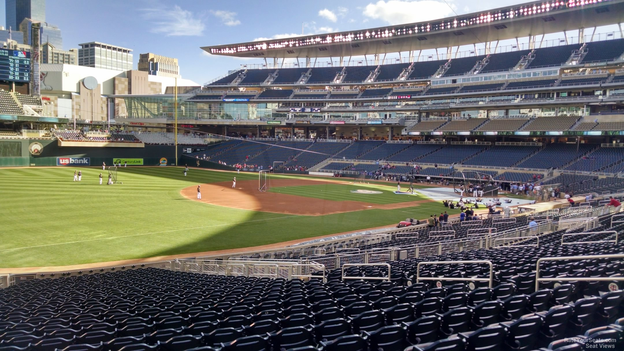 section 124, row 32 seat view for baseball - target field