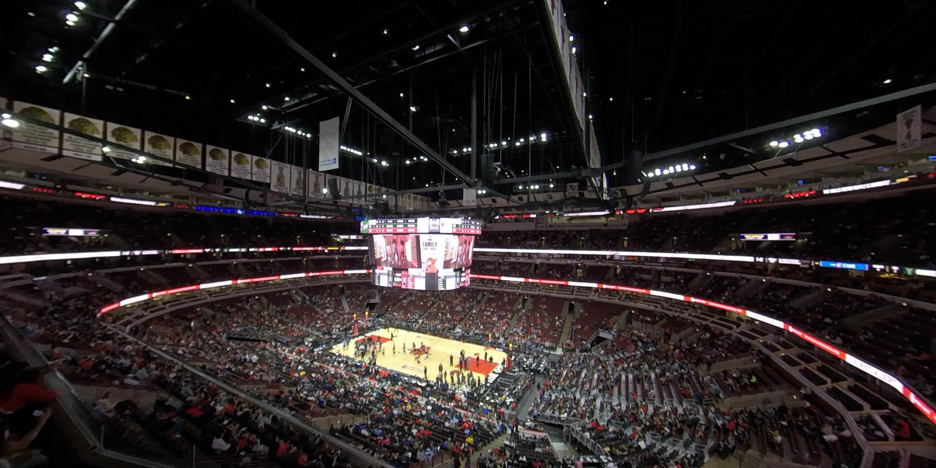 United Center Section 332 49 - 4bo5w94