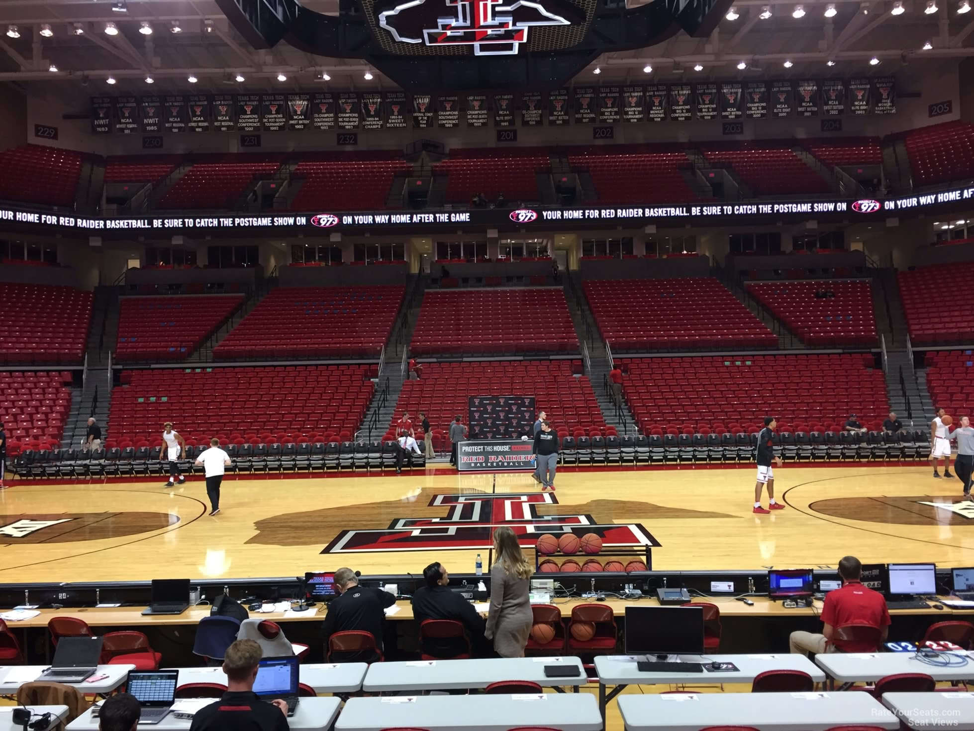 United Supermarkets Arena Section 113 Row 7 on 11 11 2016f