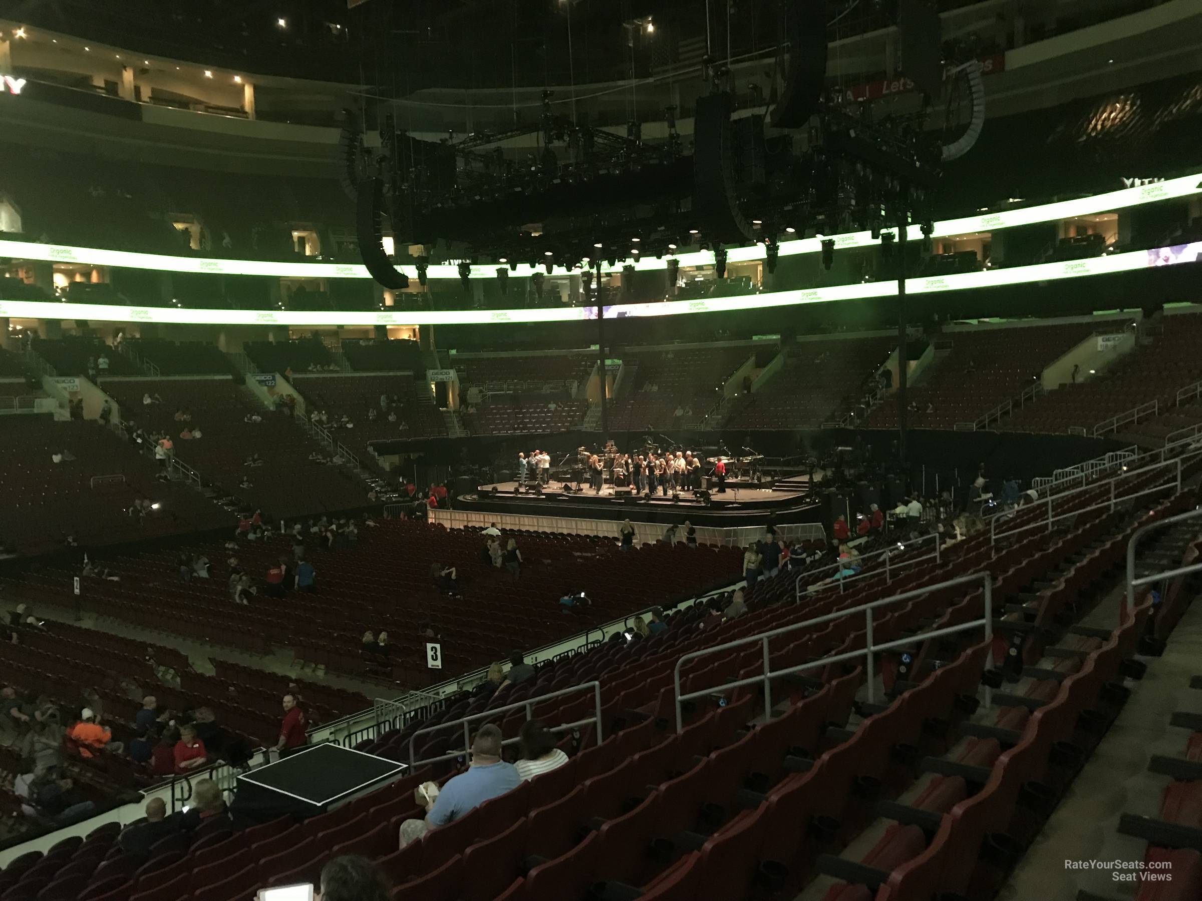Rev Row Wells Fargo Center - 4wb09vj