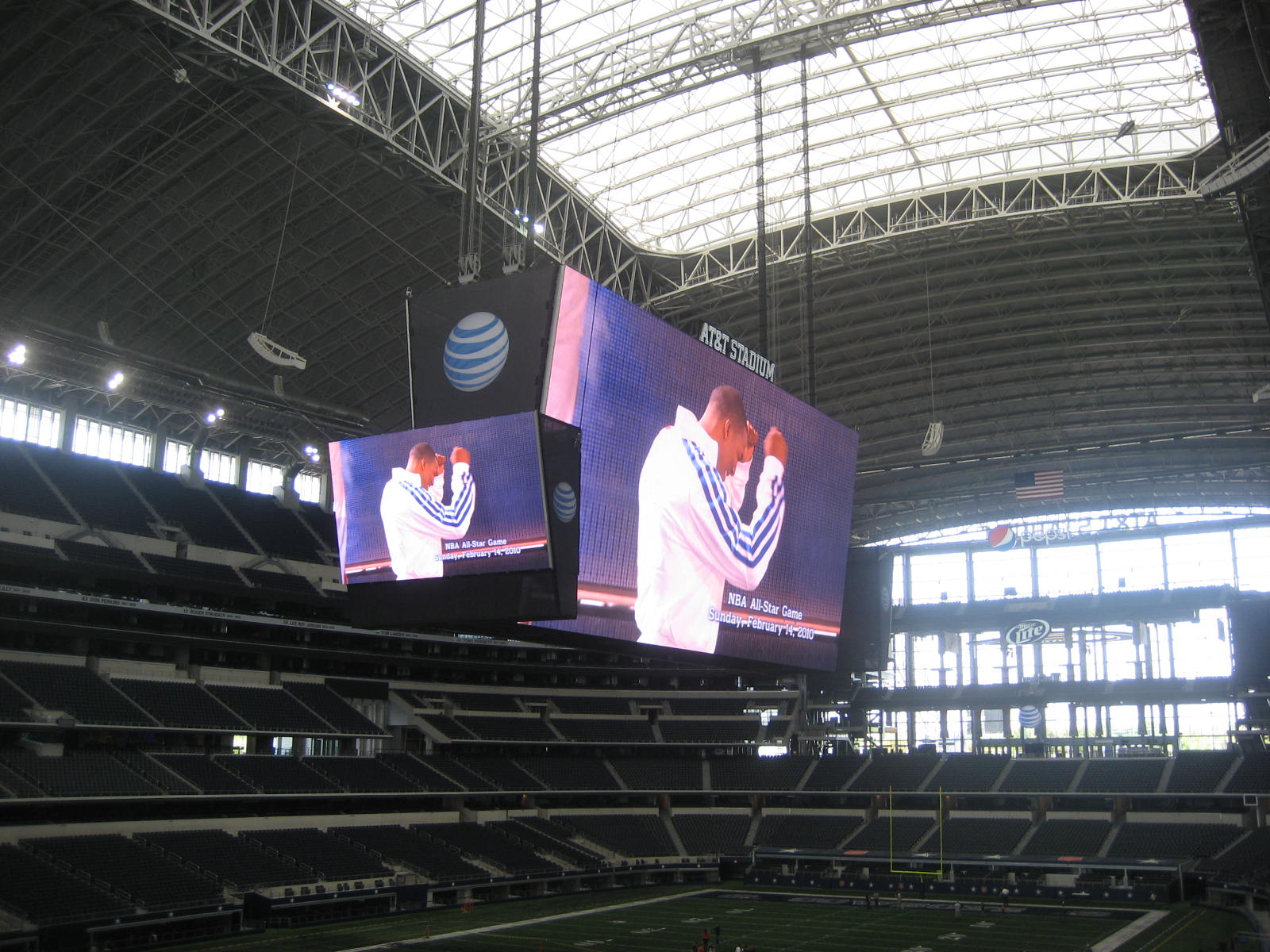 cowboys stadium videoboard from corner