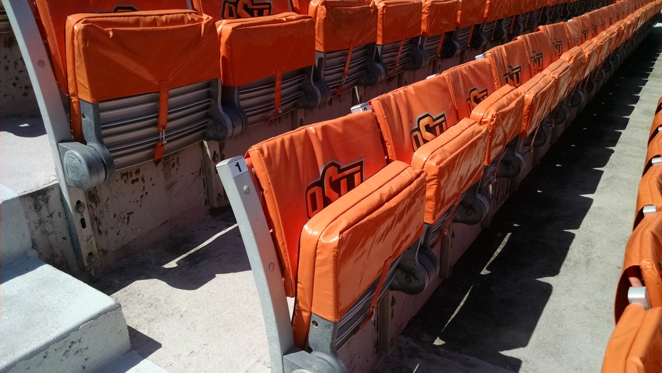 boone pickens stadium chairback seat