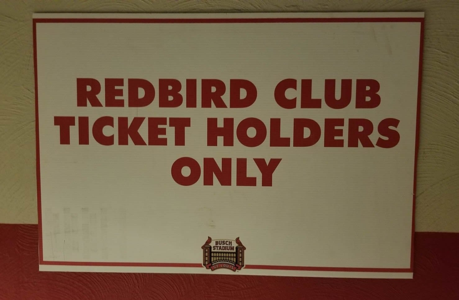 redbird club sign